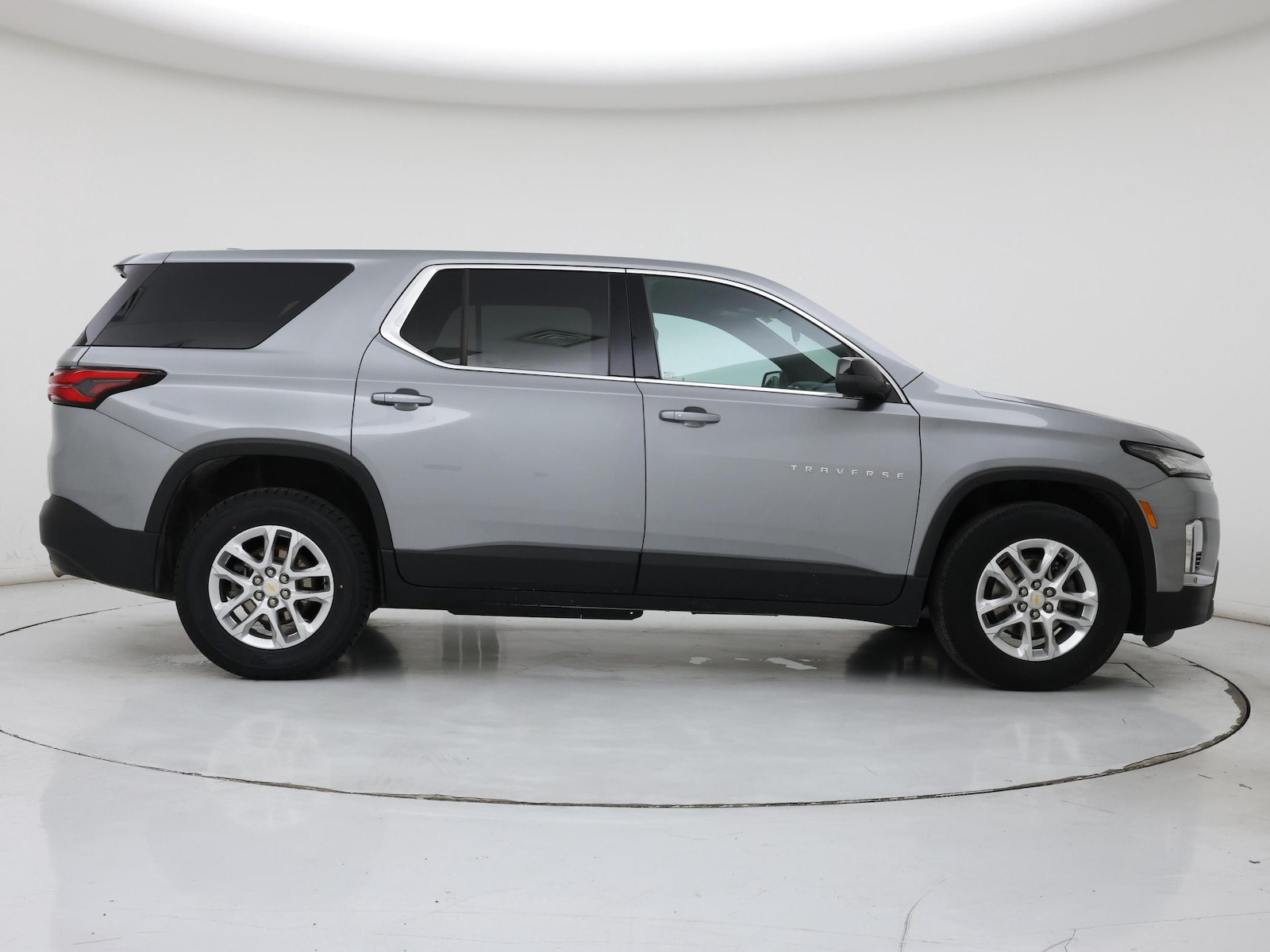 2023 Chevrolet Traverse LS - Photo 8