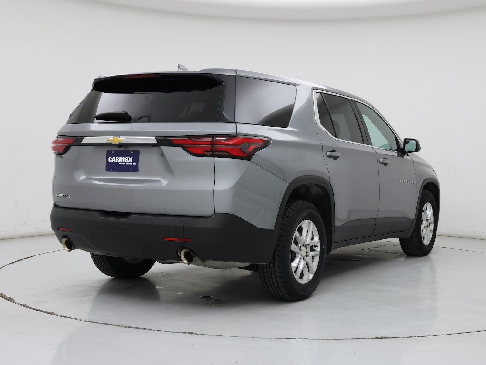 2023 Chevrolet Traverse LS - Photo 9