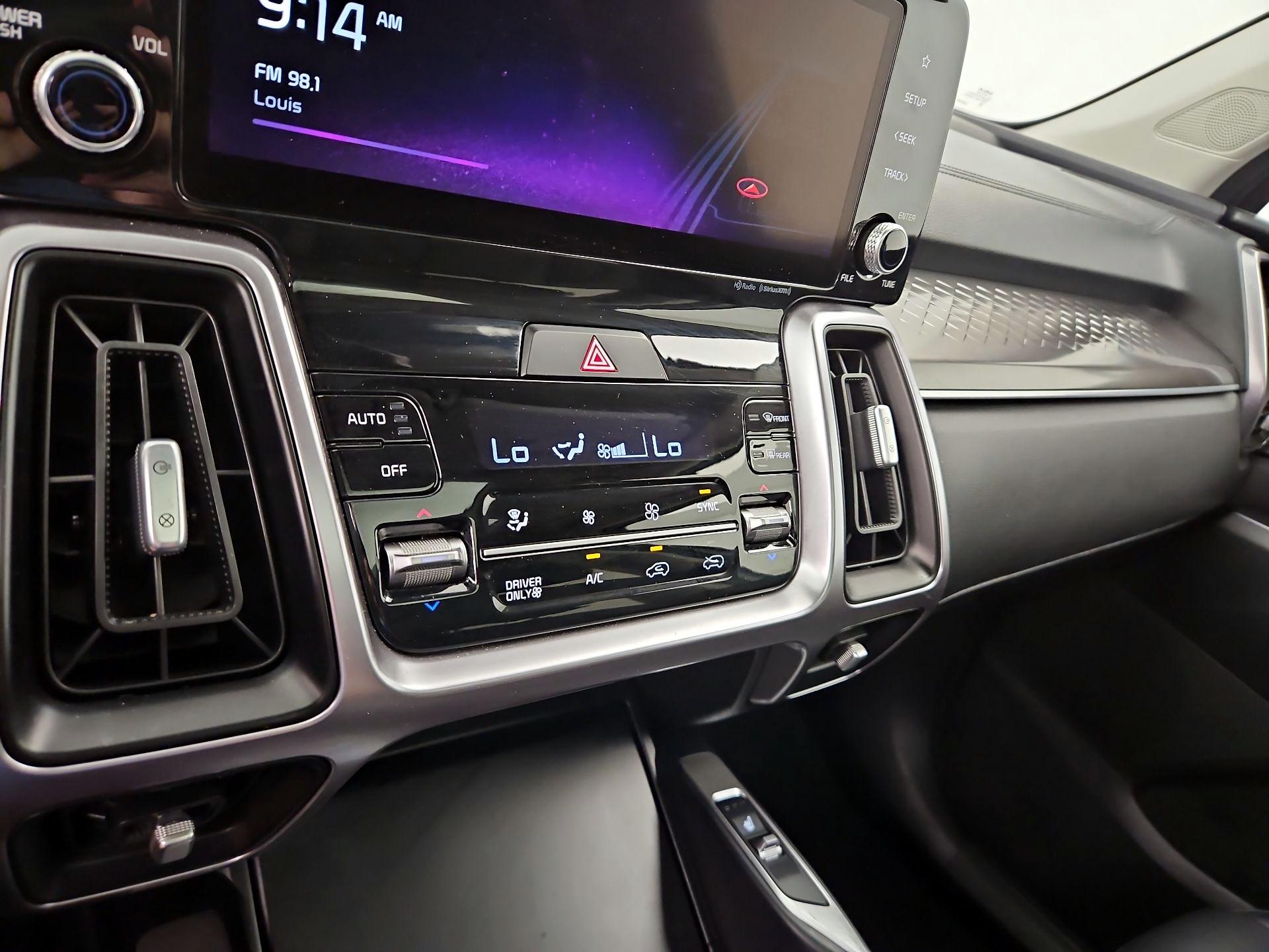 Thumbnail: 2022 Kia Sorento - 17