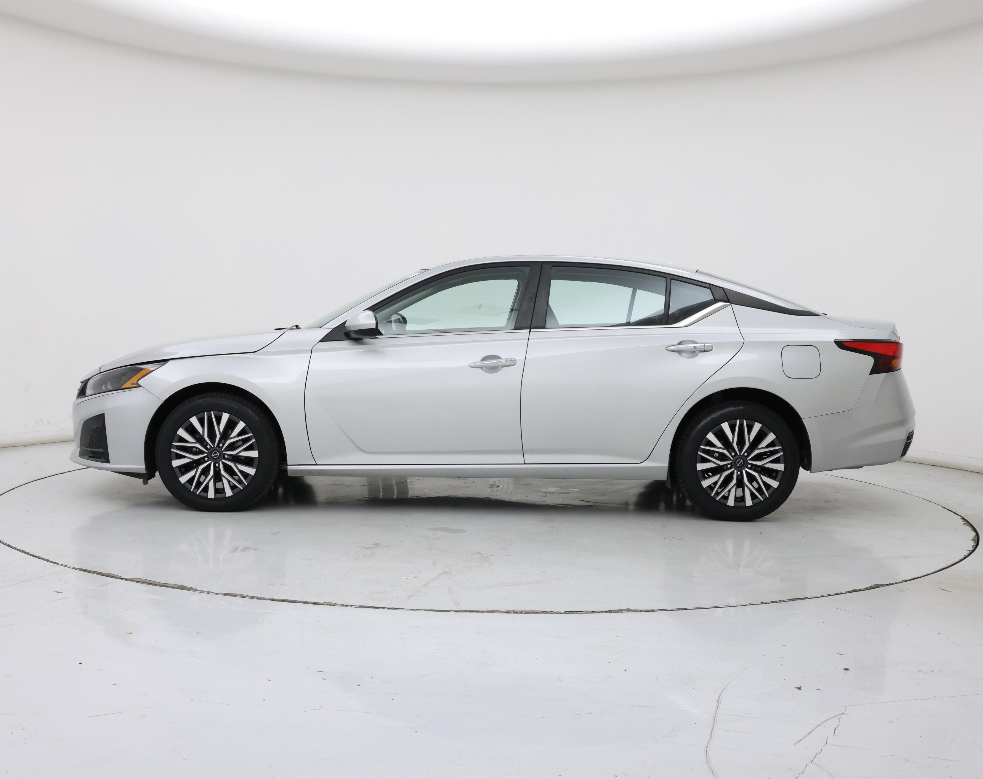 Thumbnail: 2023 Nissan Altima - 3