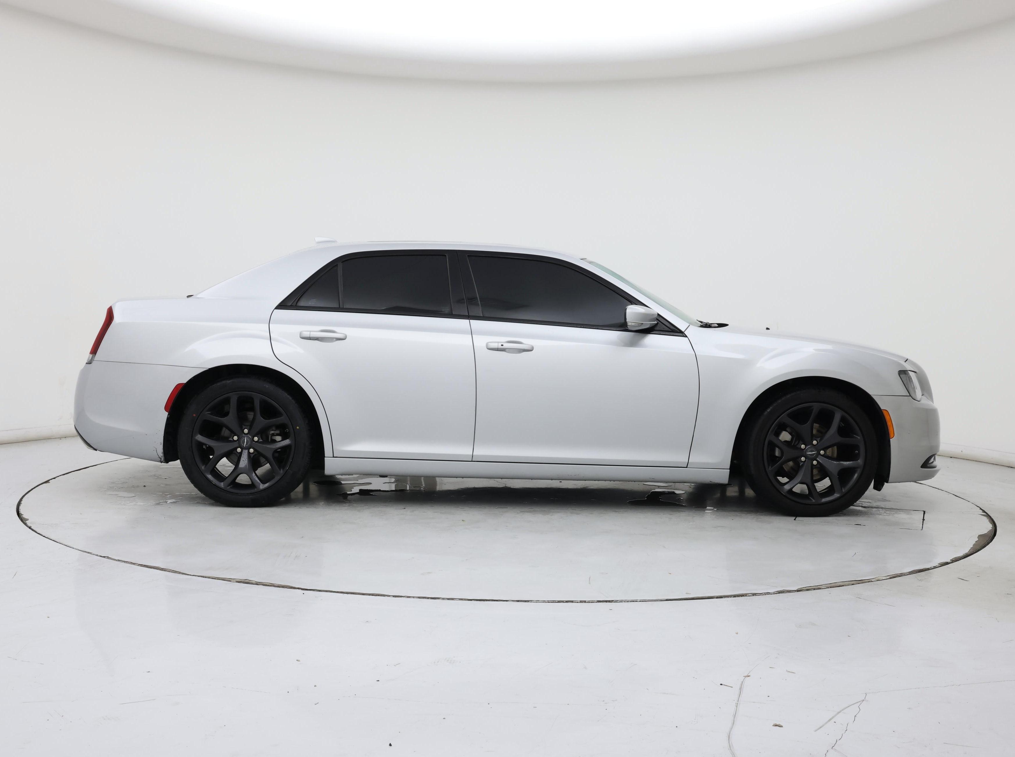 Thumbnail: 2022 Chrysler 300 - 7