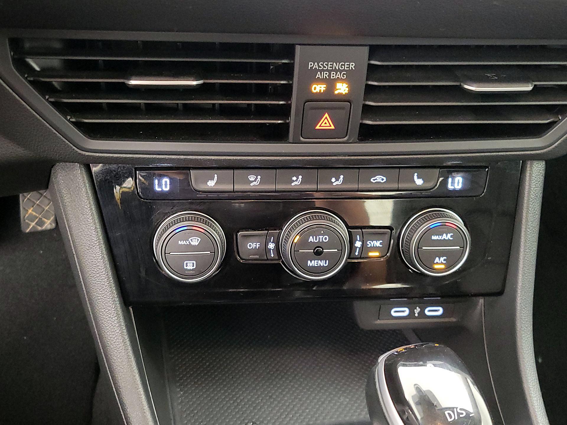 Thumbnail: 2024 Volkswagen Jetta - 16