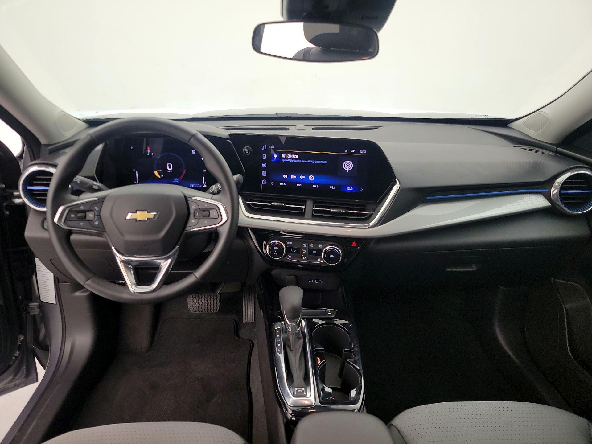 Thumbnail: 2025 Chevrolet Trax - 9