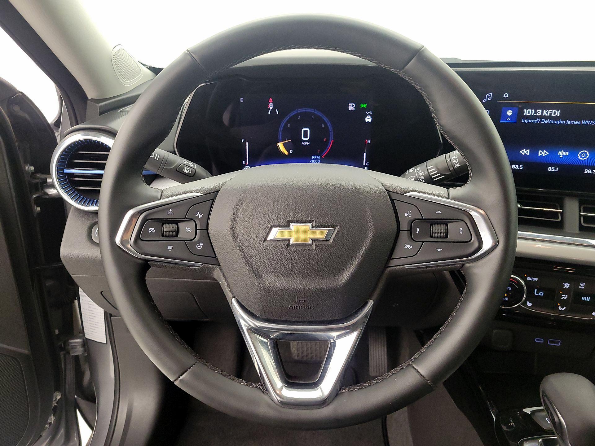 Thumbnail: 2025 Chevrolet Trax - 10