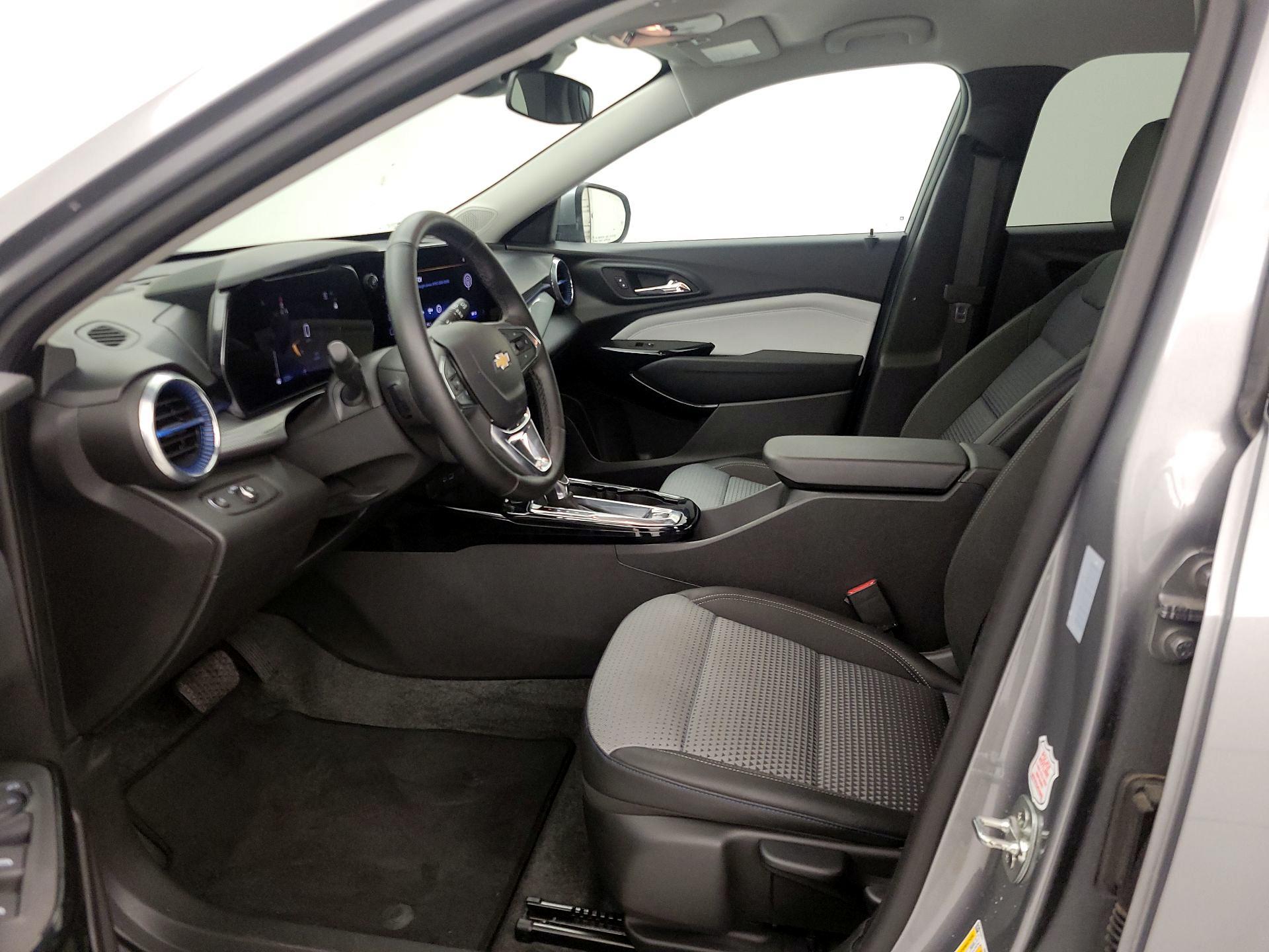 Thumbnail: 2025 Chevrolet Trax - 11