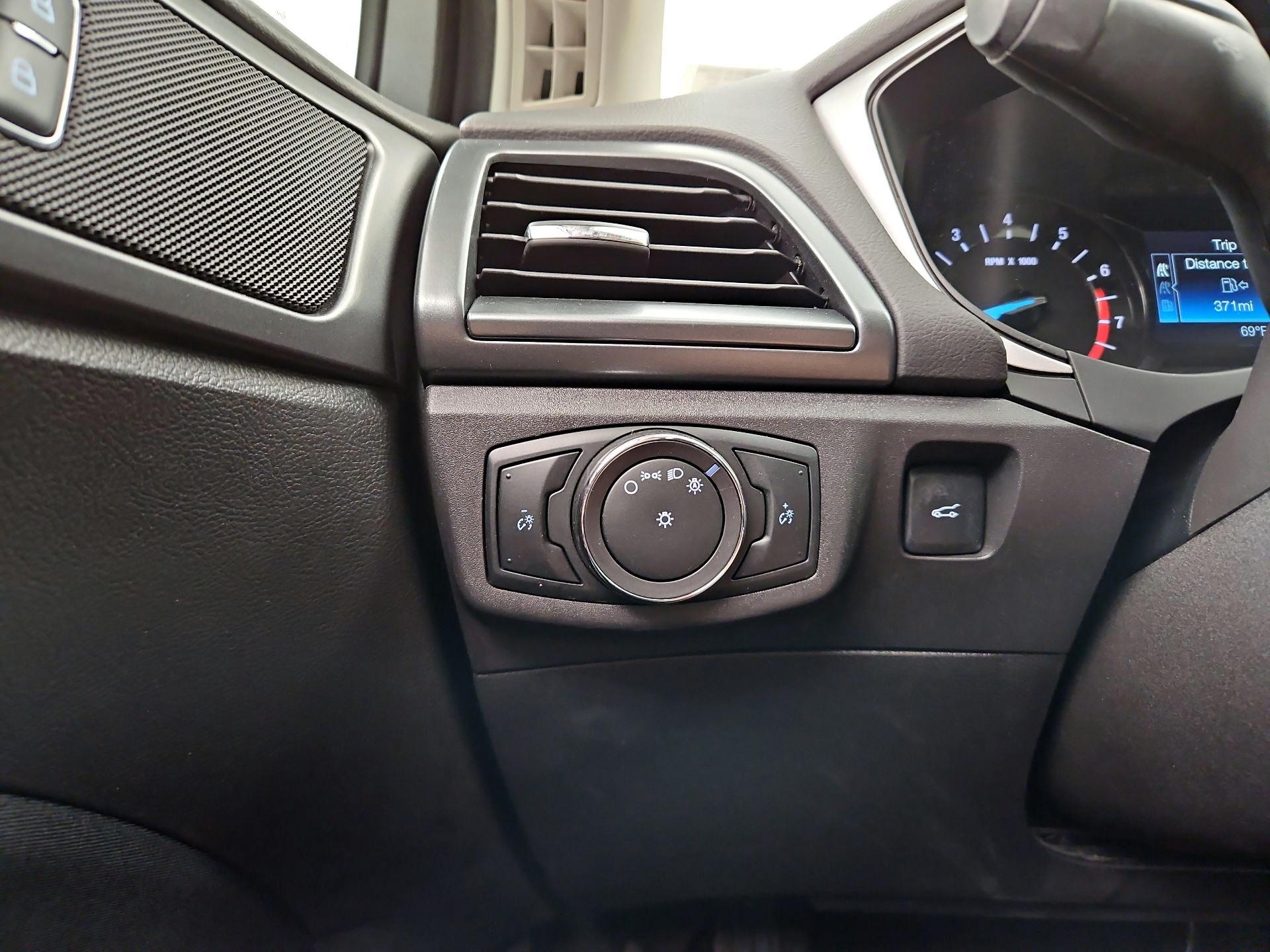 Thumbnail: 2015 Ford Fusion - 13