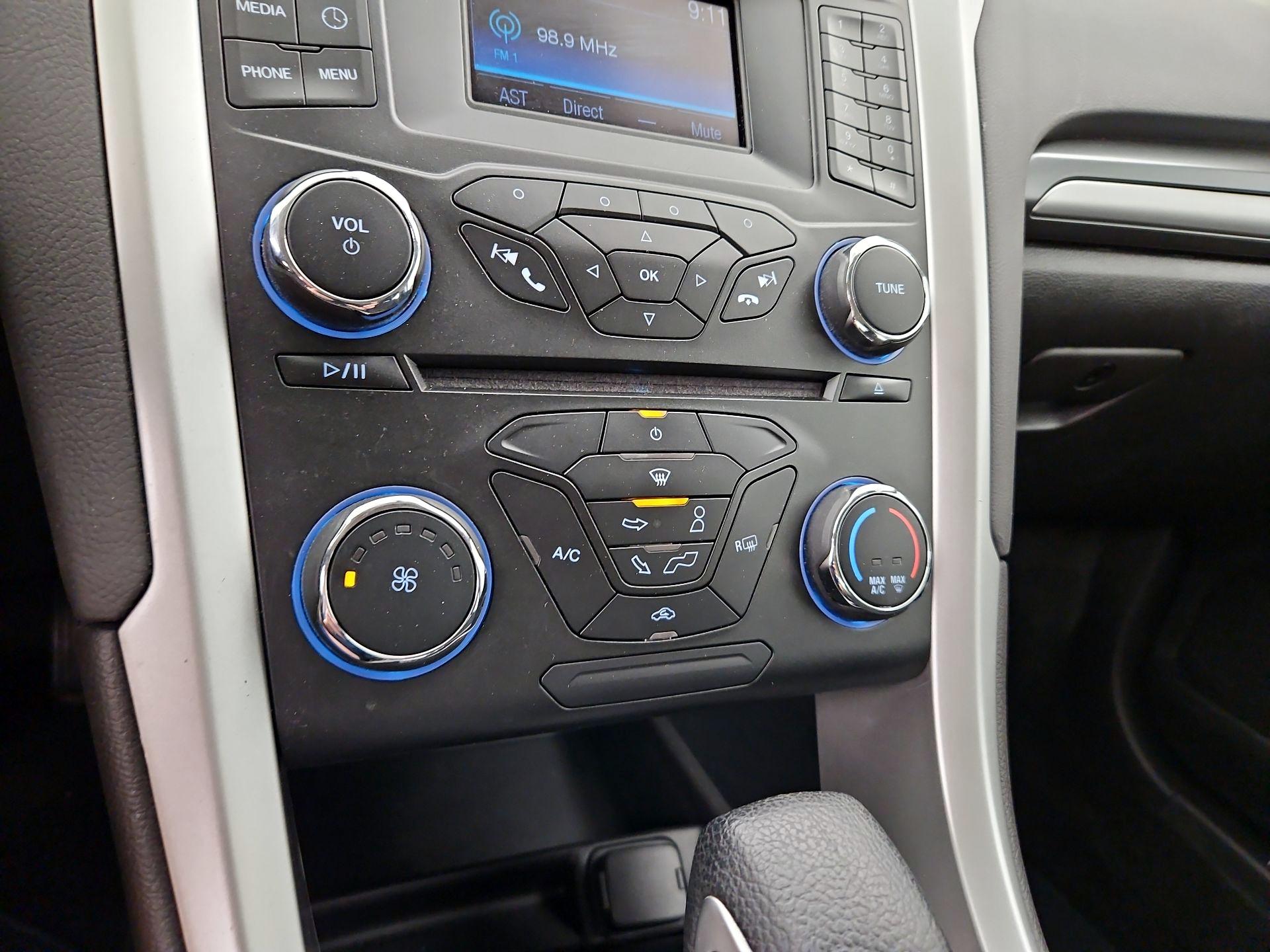 Thumbnail: 2015 Ford Fusion - 16
