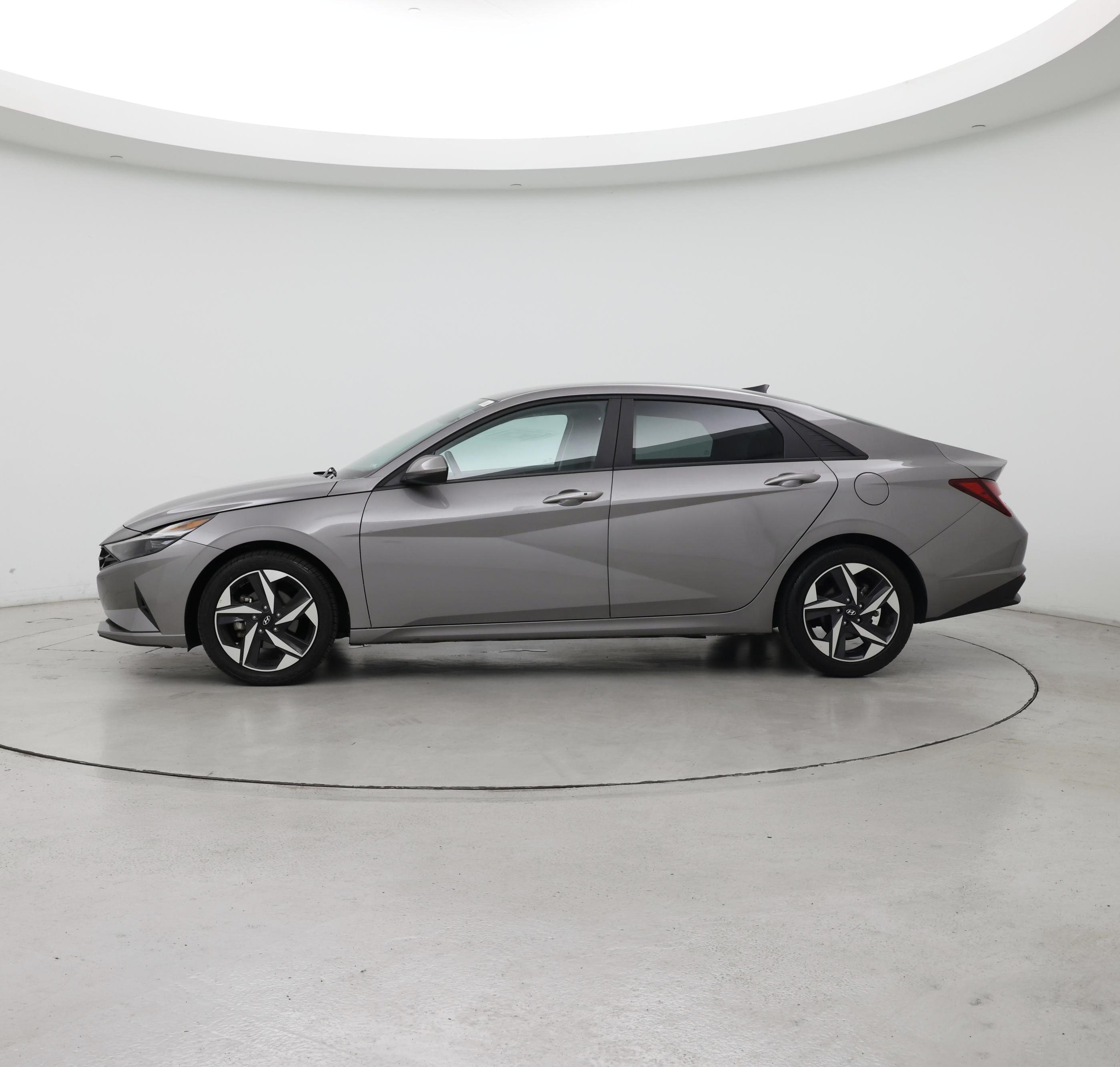 Thumbnail: 2023 Hyundai Elantra - 3