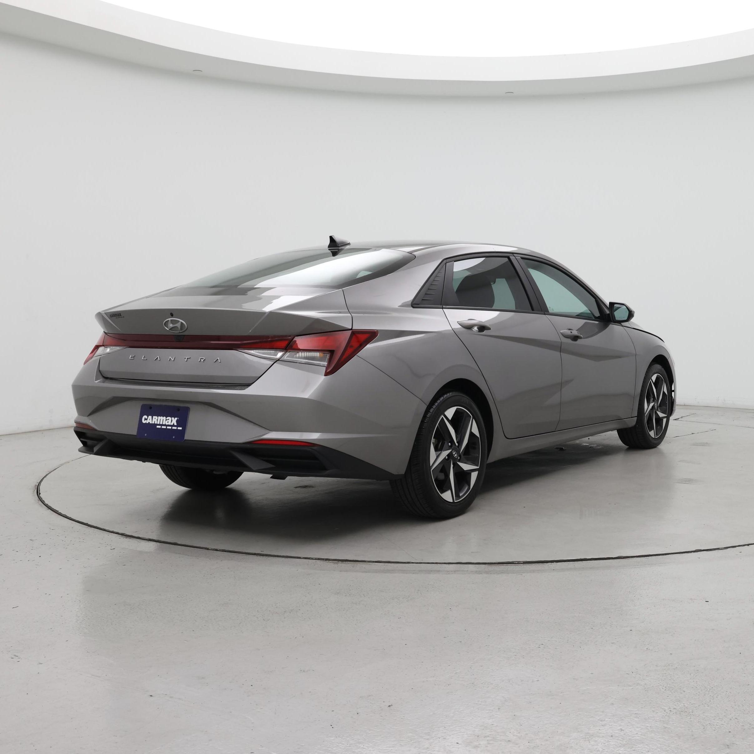 Thumbnail: 2023 Hyundai Elantra - 8