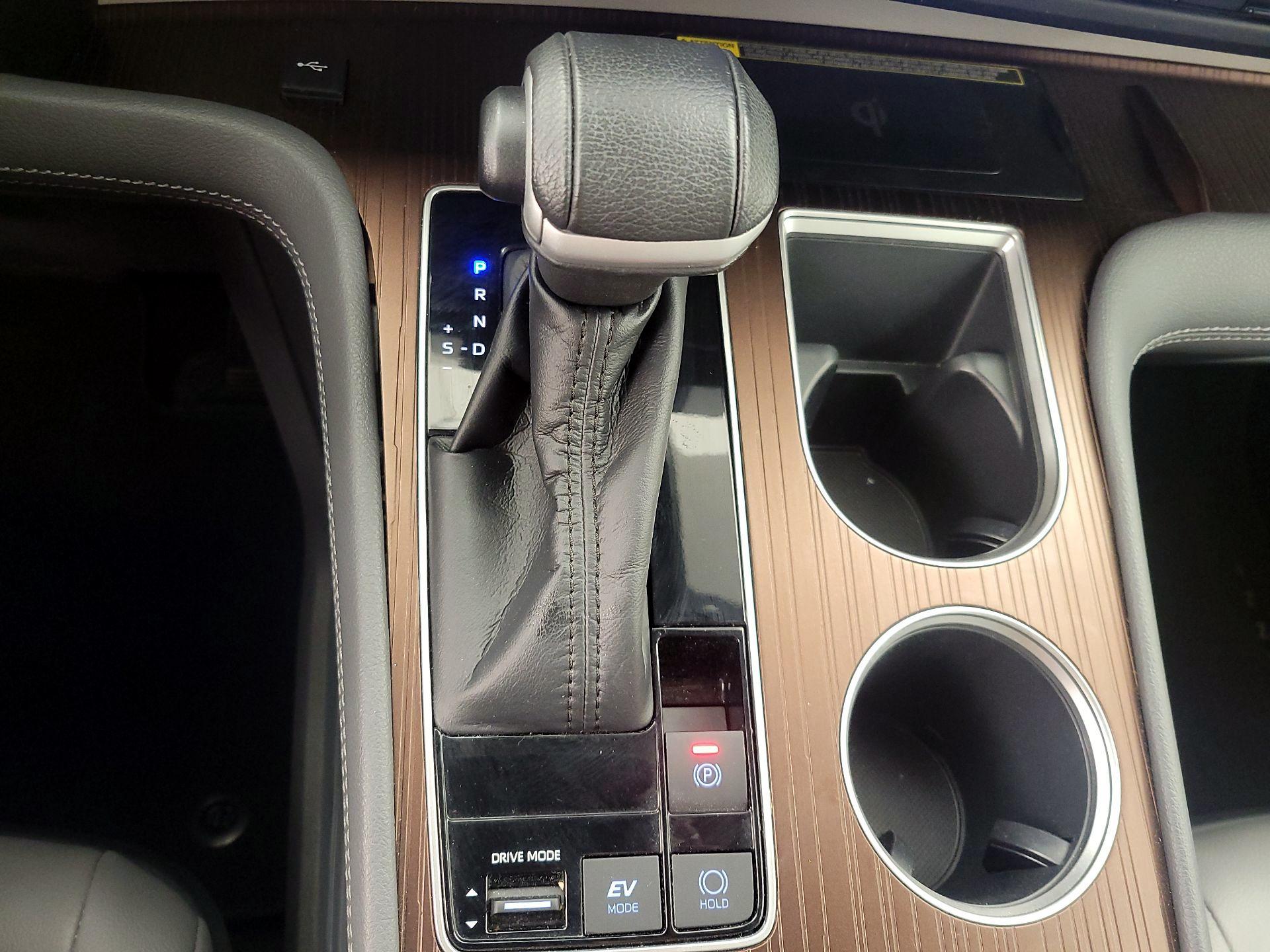 Thumbnail: 2022 Toyota Sienna - 18