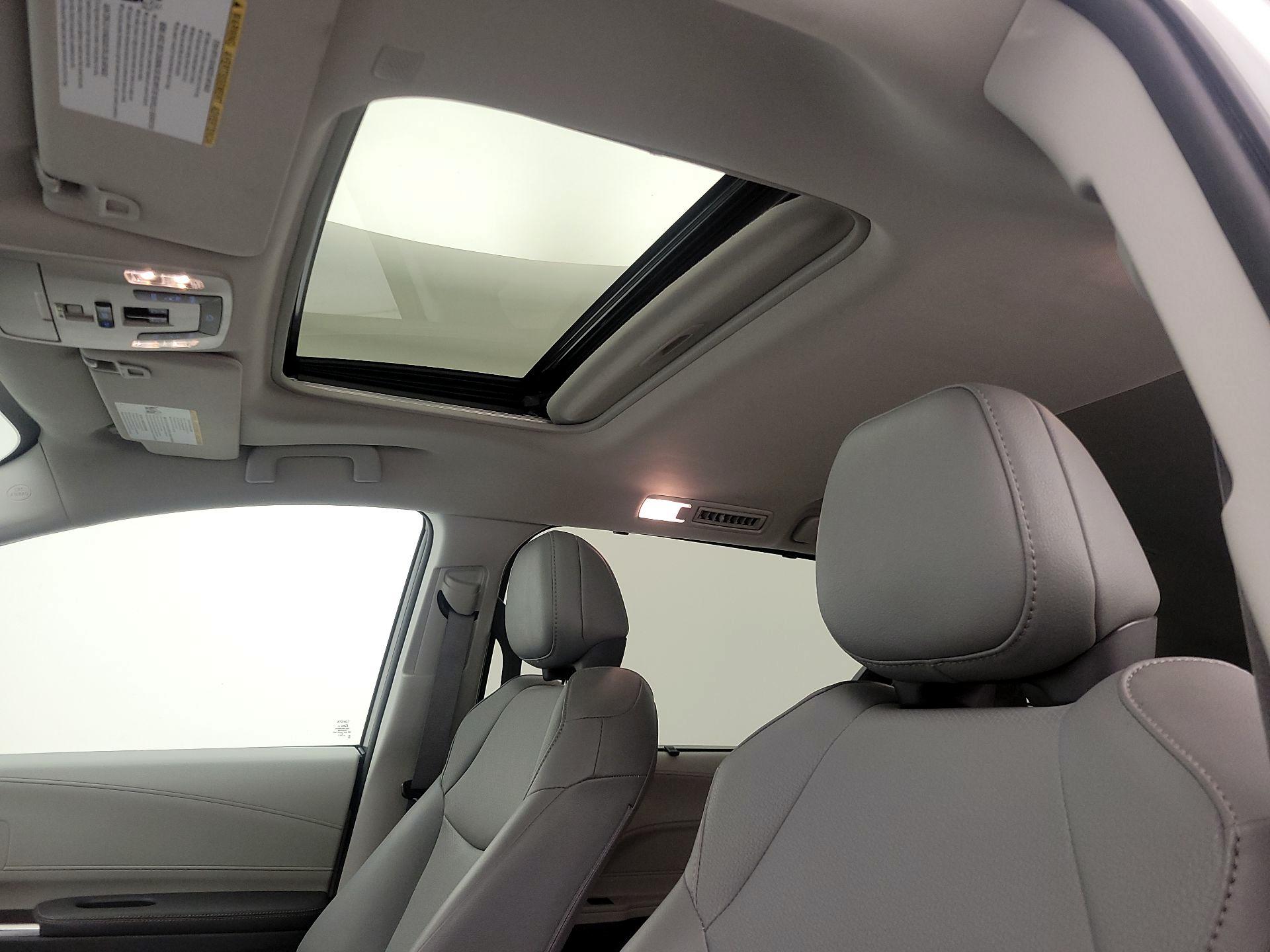 Thumbnail: 2022 Toyota Sienna - 20