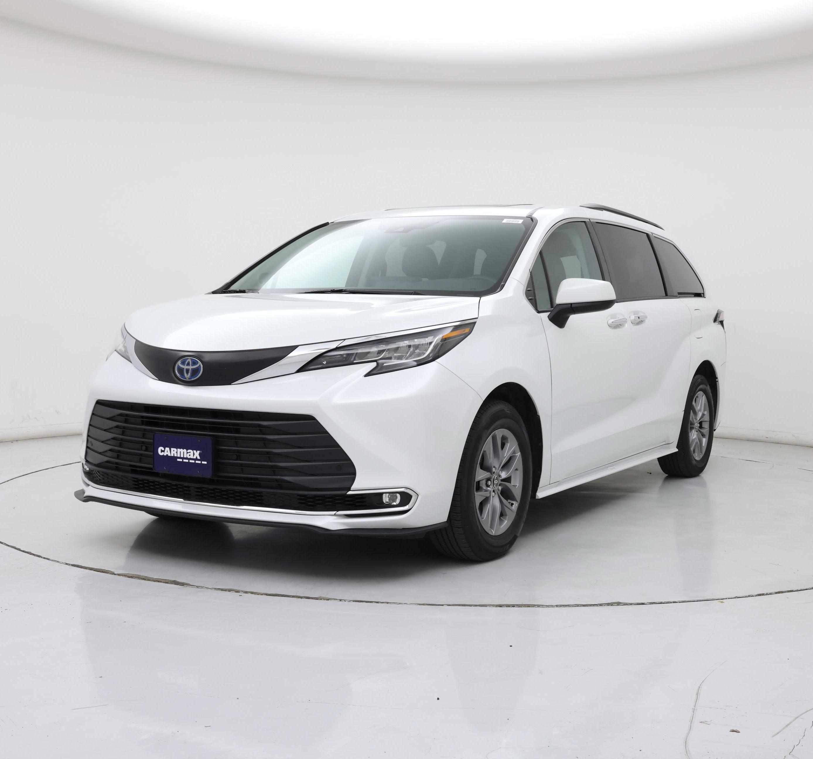 Thumbnail: 2022 Toyota Sienna - 4
