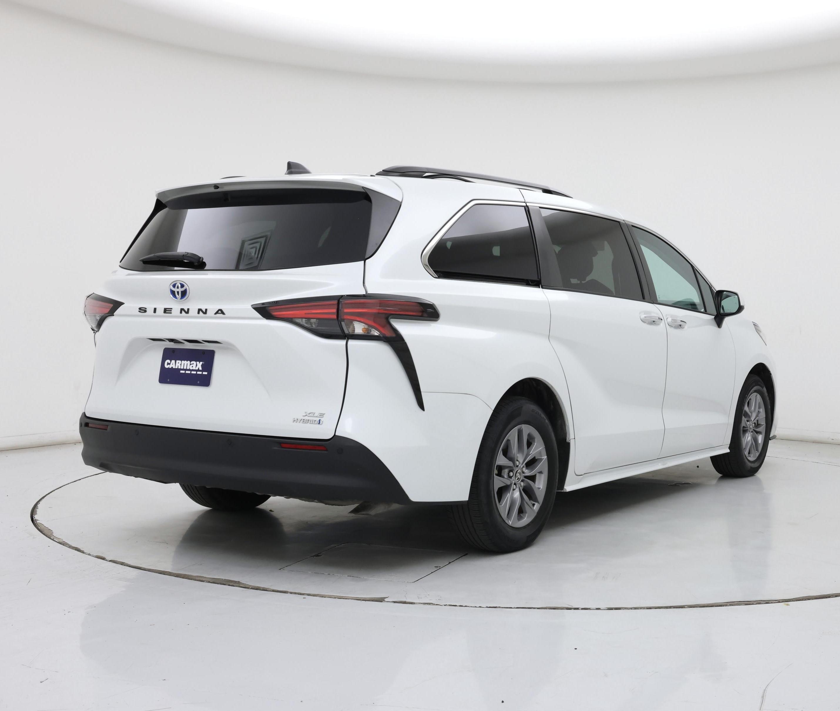 Thumbnail: 2022 Toyota Sienna - 8