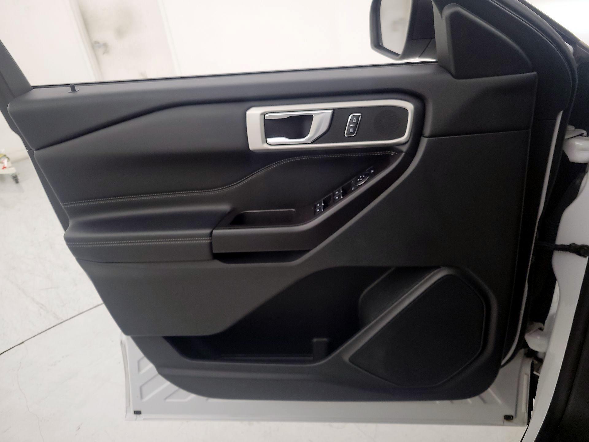 Thumbnail: 2020 Ford Explorer - 12