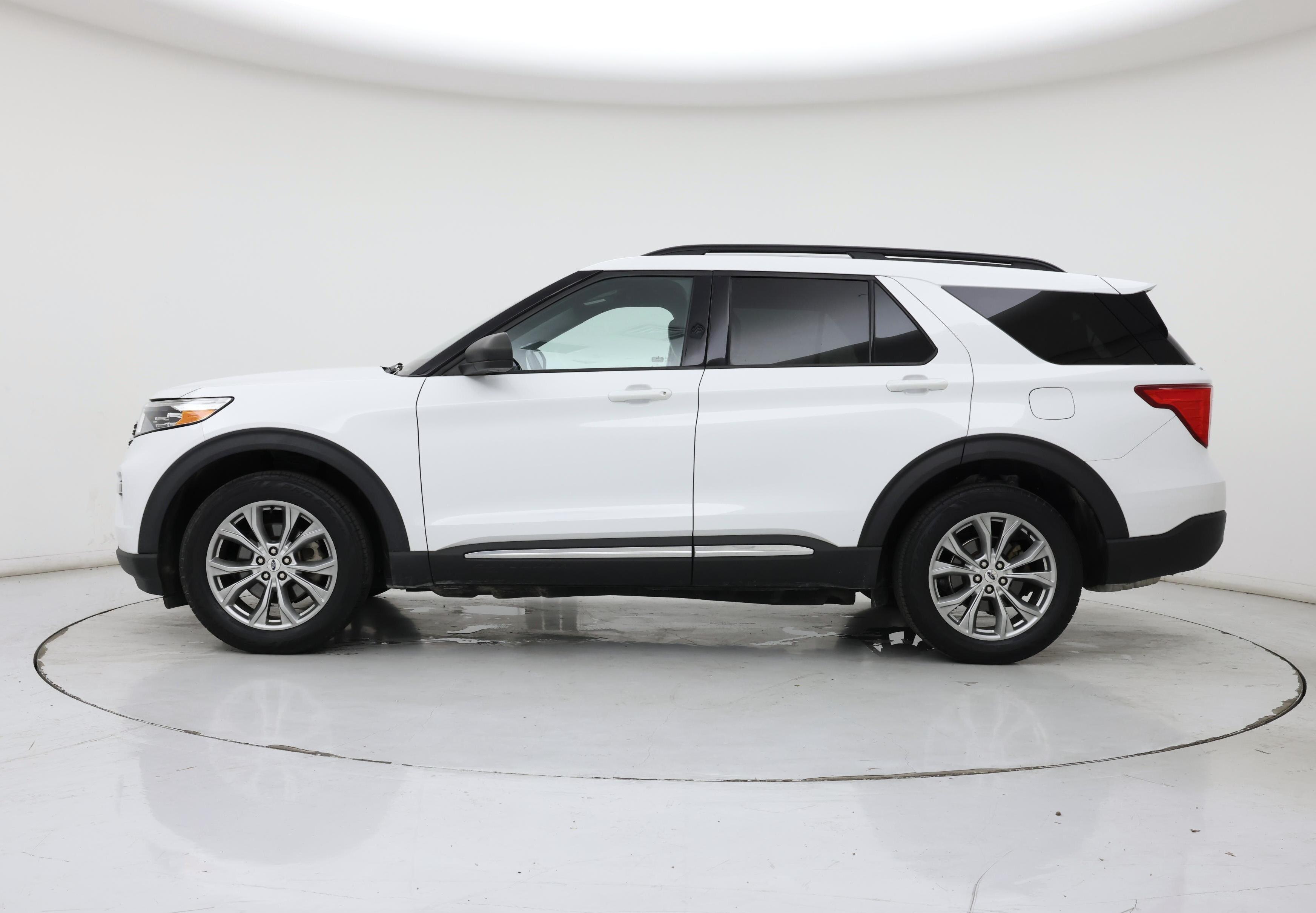 Thumbnail: 2020 Ford Explorer - 3
