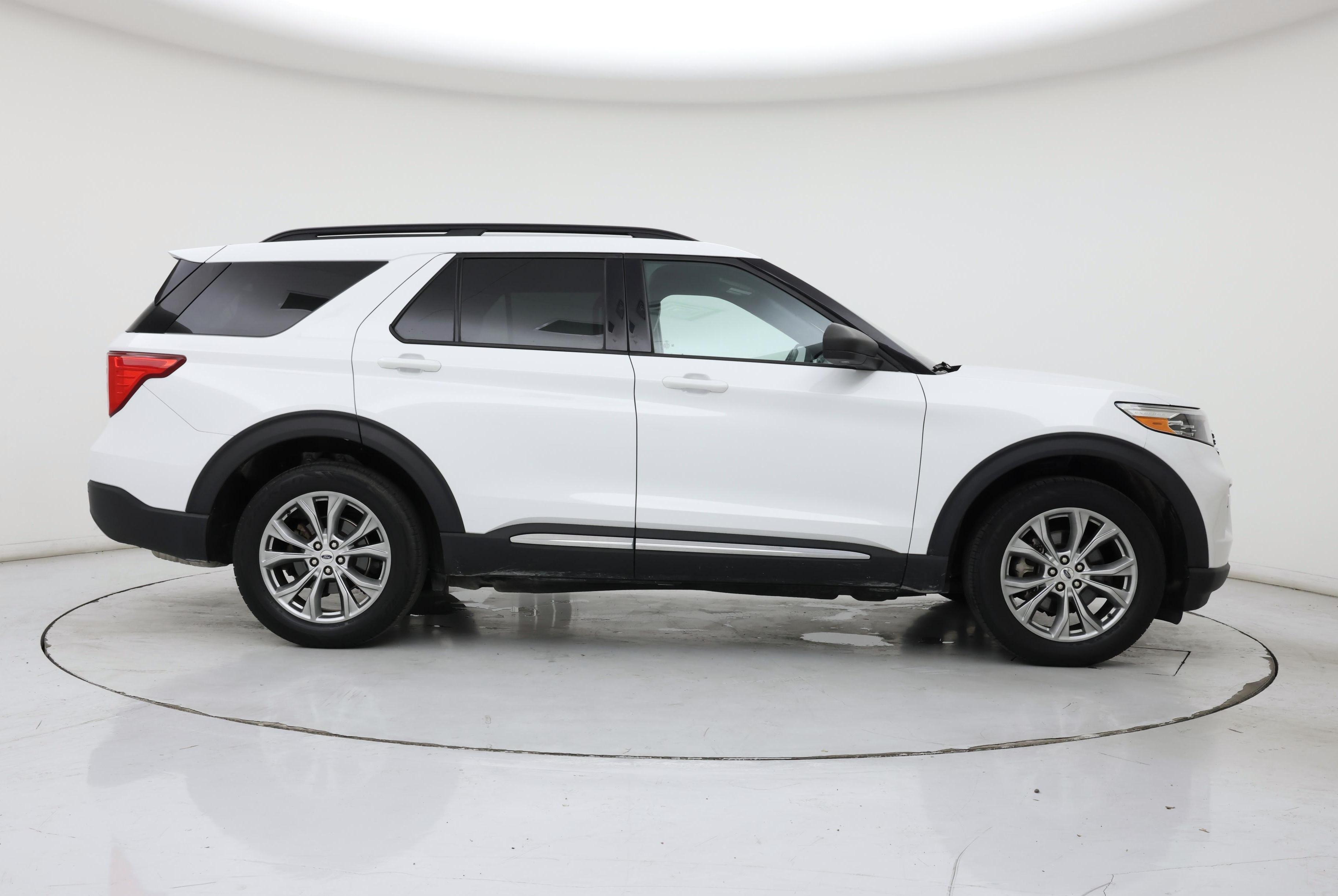 Thumbnail: 2020 Ford Explorer - 7
