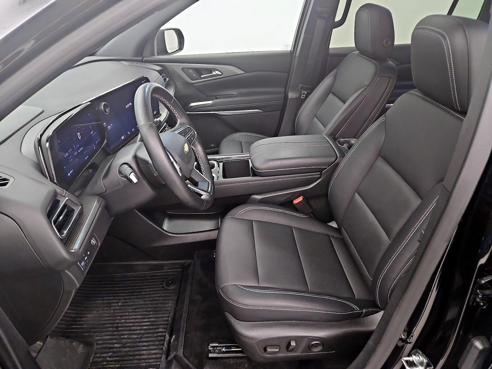 2025 Chevrolet Traverse LT - Photo 12