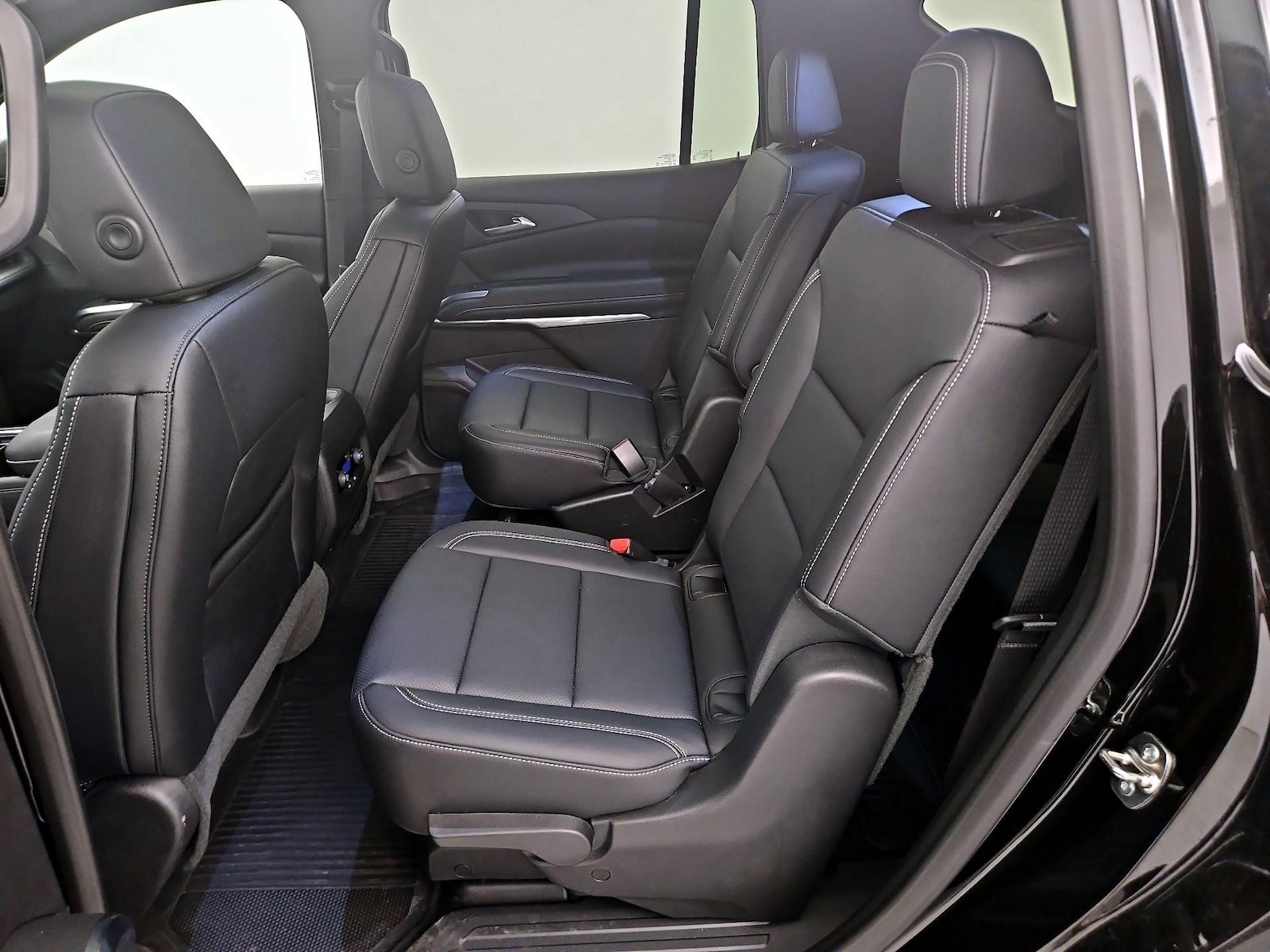 2025 Chevrolet Traverse LT - Photo 21