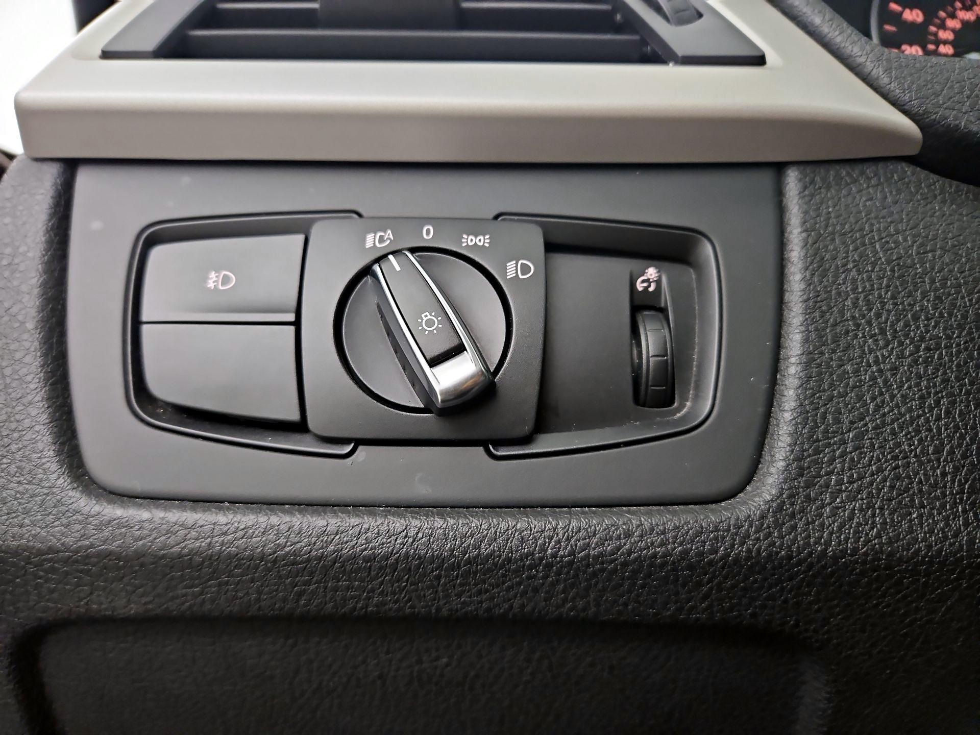 Thumbnail: 2015 BMW 3 Series - 13