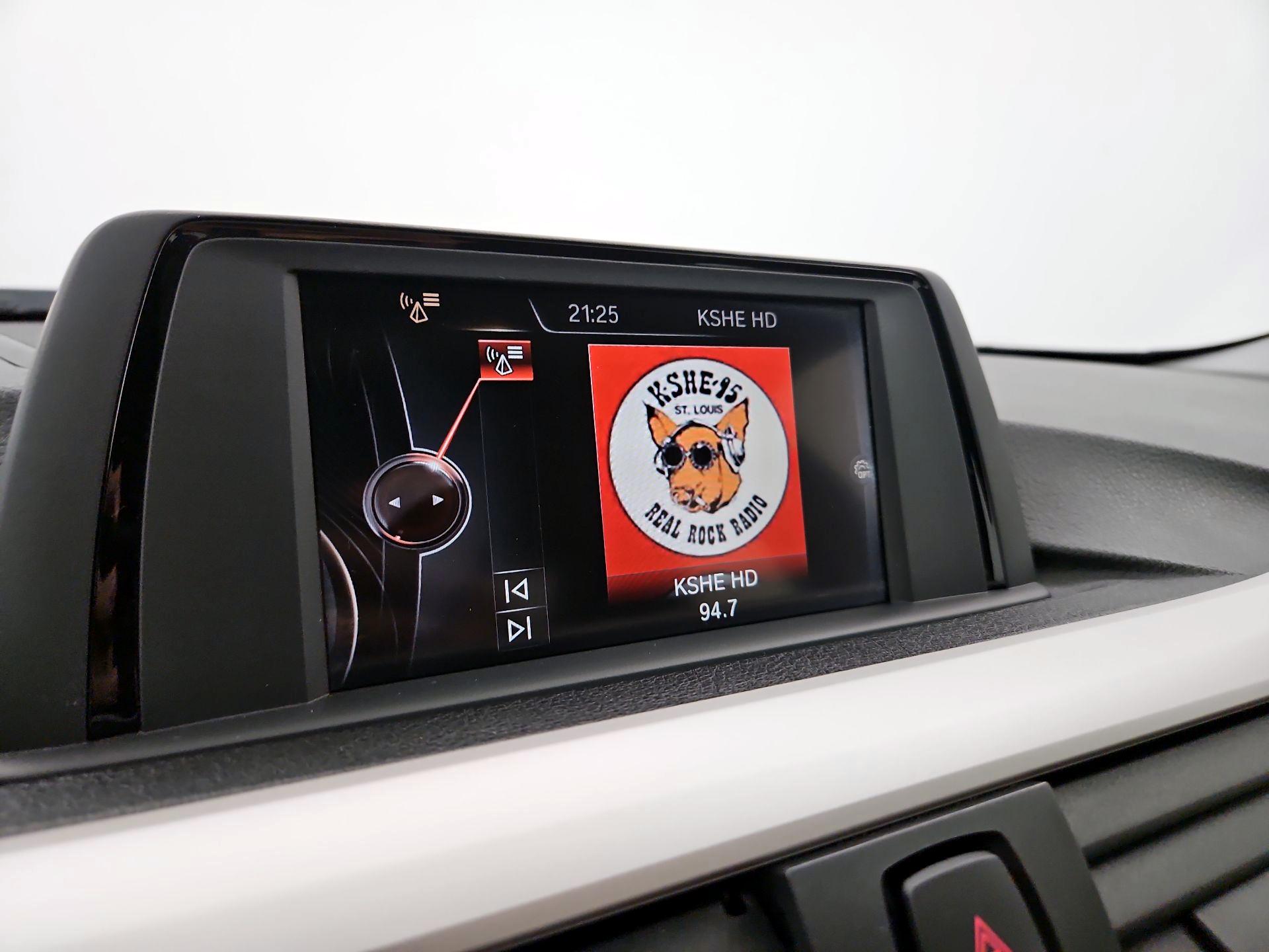 Thumbnail: 2015 BMW 3 Series - 14