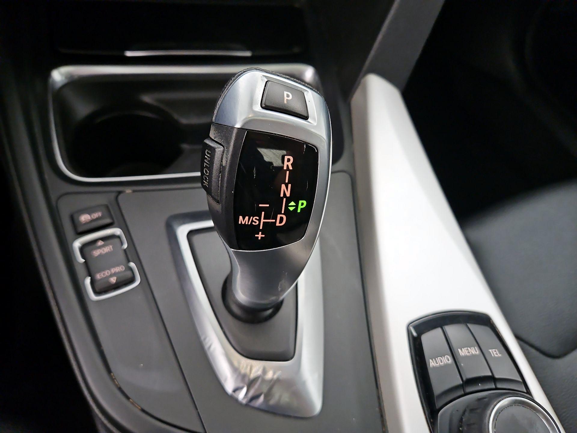 Thumbnail: 2015 BMW 3 Series - 16