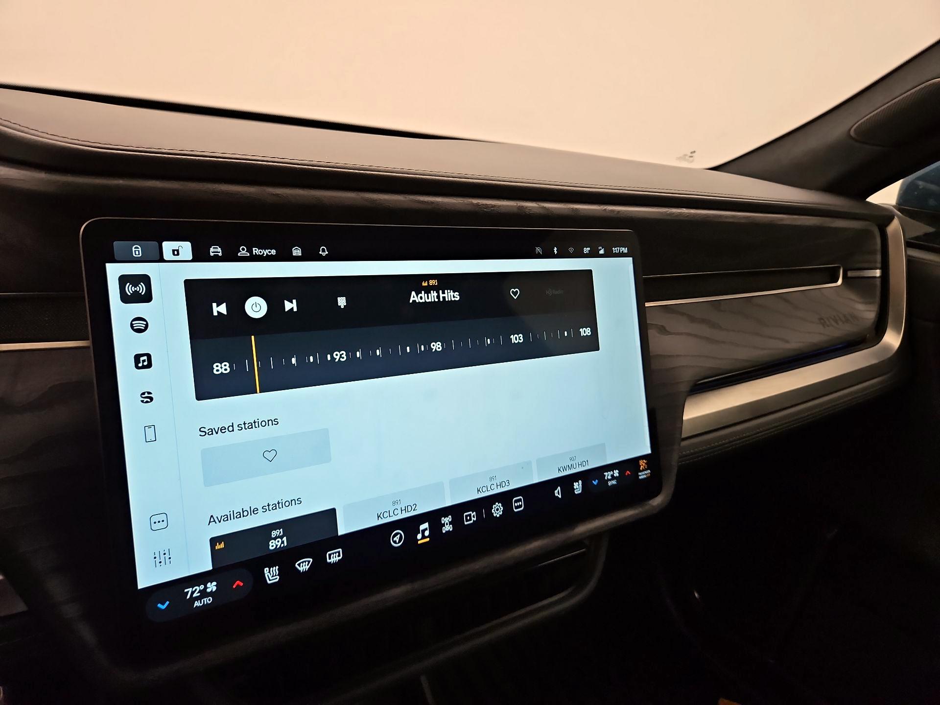 Thumbnail: 2023 Rivian R1T - 15