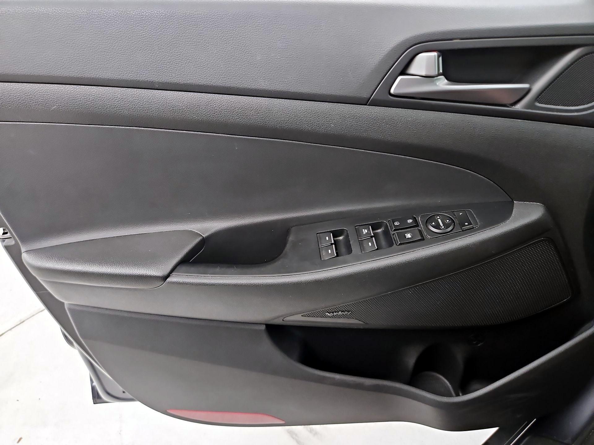 Thumbnail: 2017 Hyundai Tucson - 12