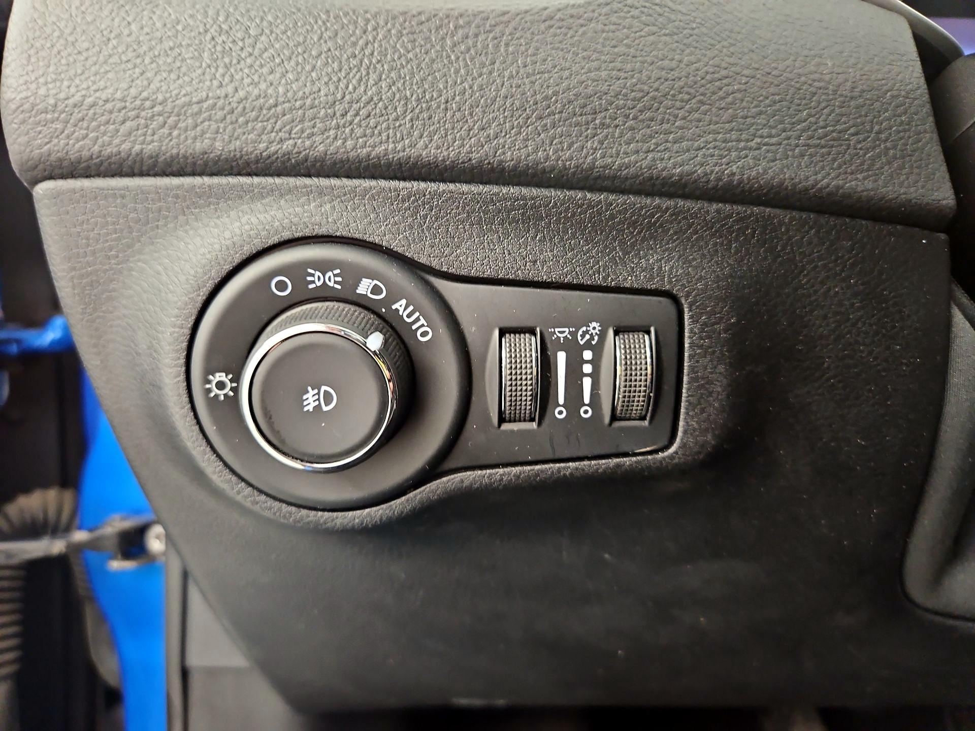 Thumbnail: 2018 Jeep Compass - 13