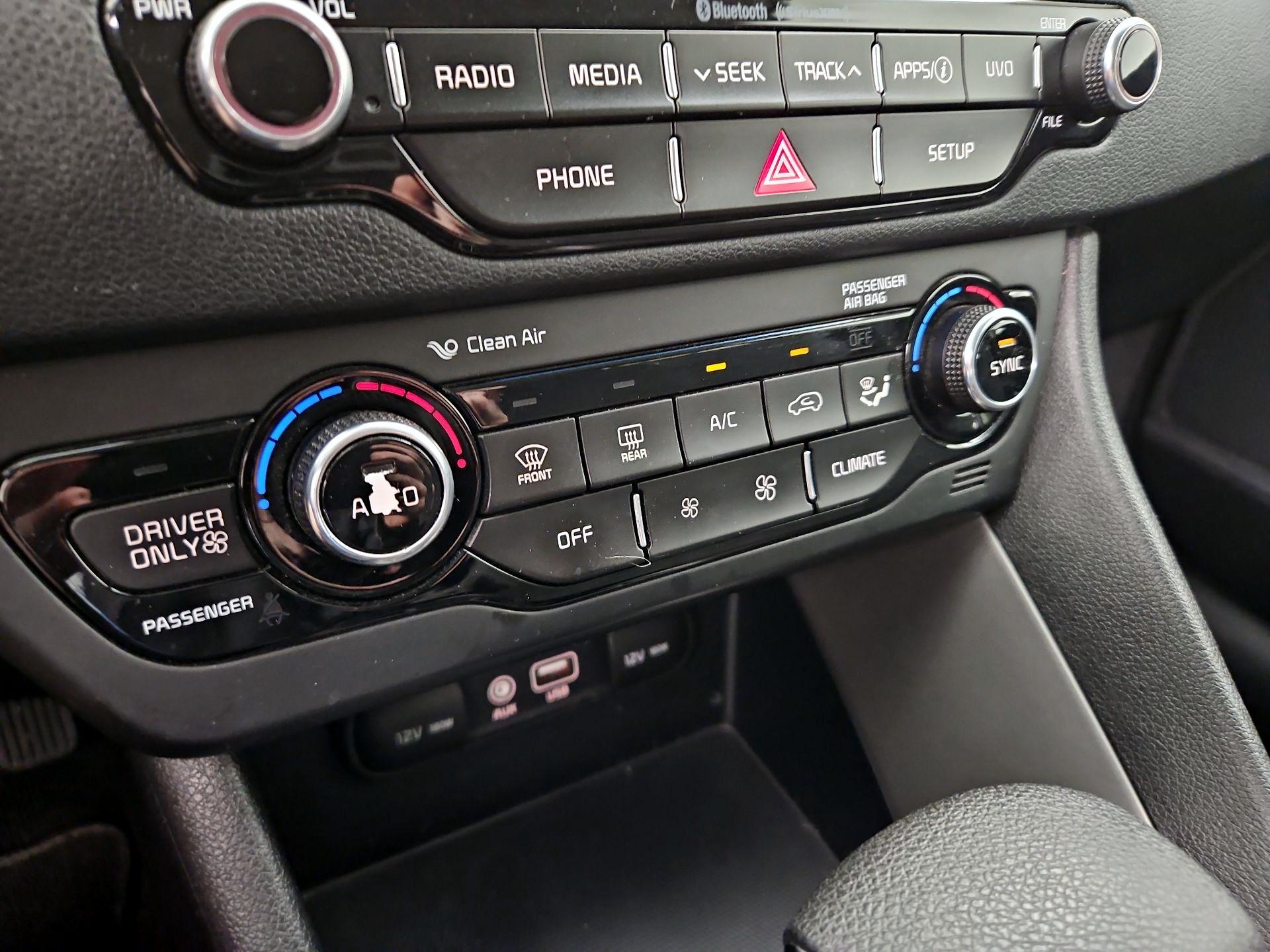 Thumbnail: 2017 Kia Niro - 16