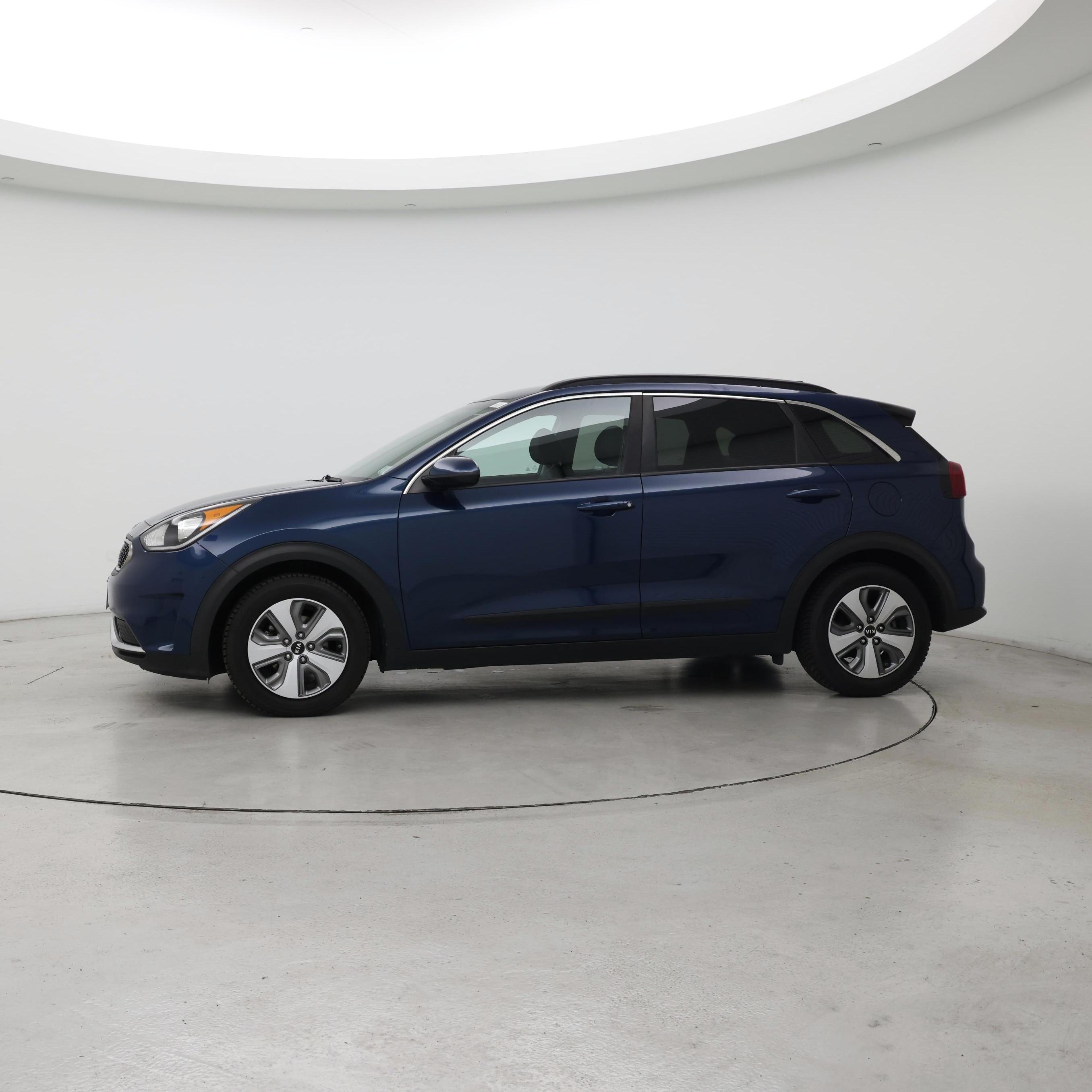 Thumbnail: 2017 Kia Niro - 3