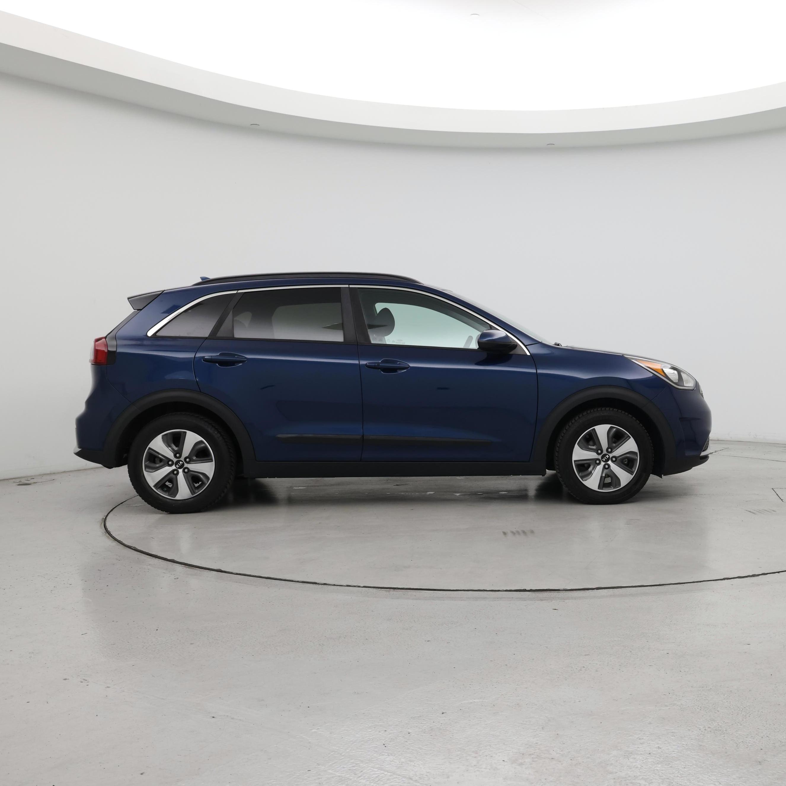 Thumbnail: 2017 Kia Niro - 7