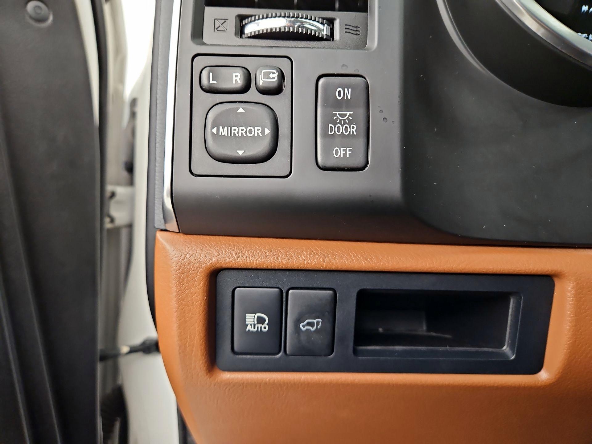 Thumbnail: 2018 Toyota Sequoia - 13