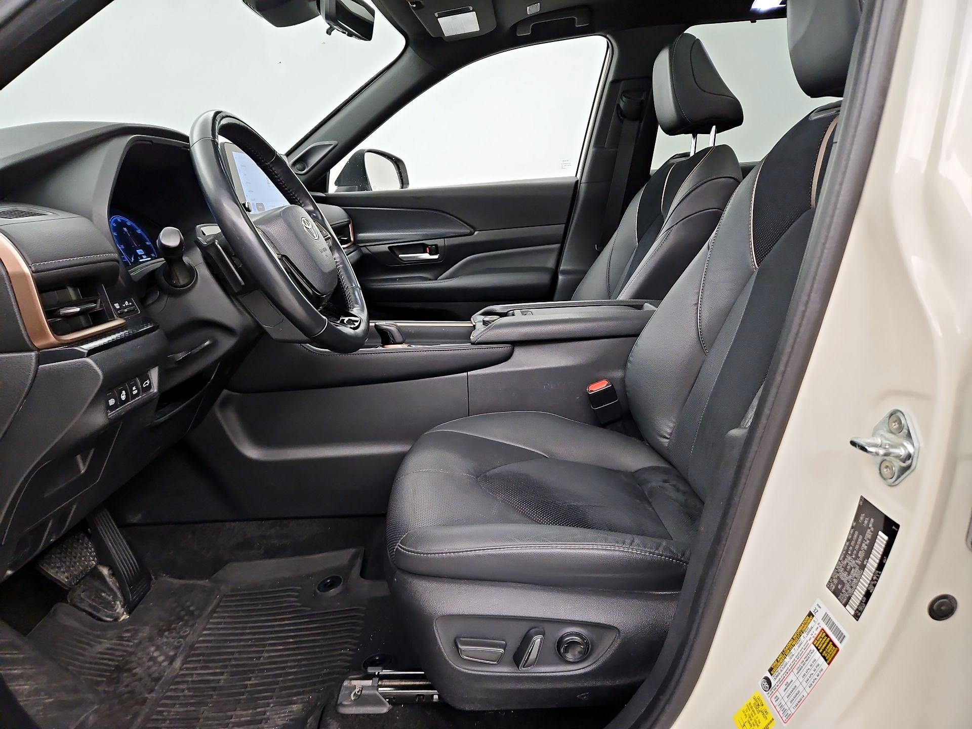 Thumbnail: 2024 Toyota Highlander - 11