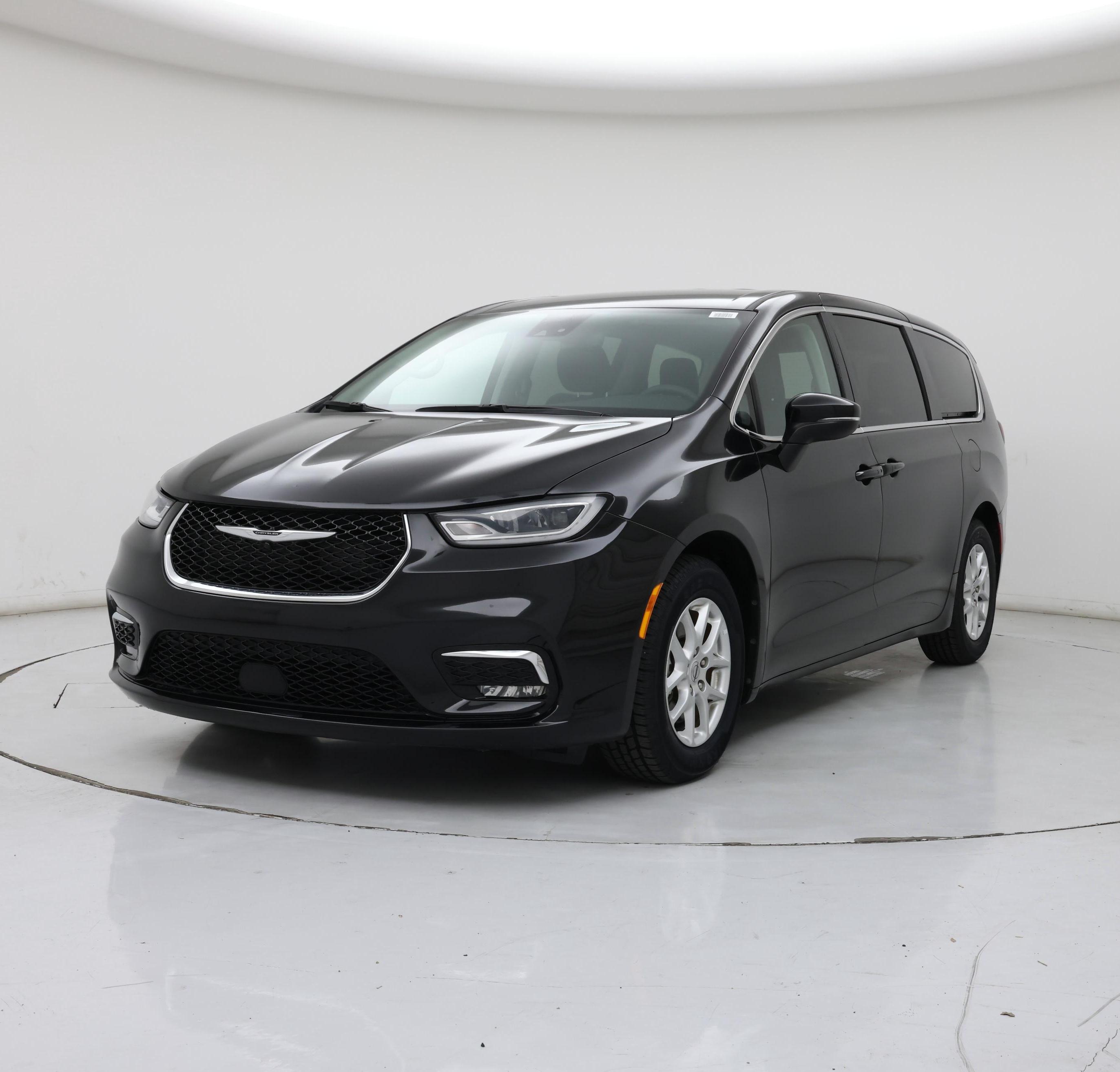 Thumbnail: 2023 Chrysler Pacifica - 4