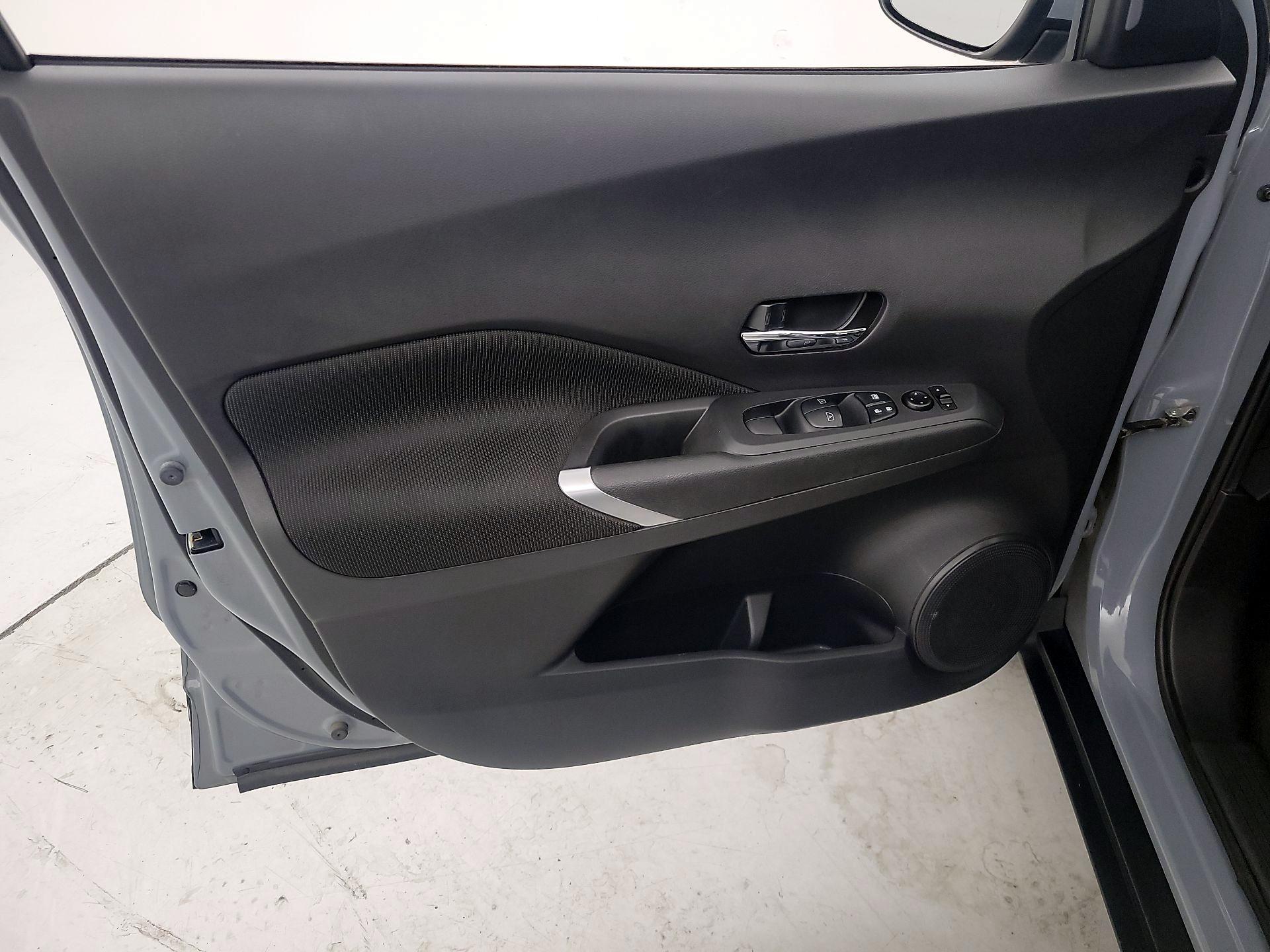 Thumbnail: 2021 Nissan Kicks - 12