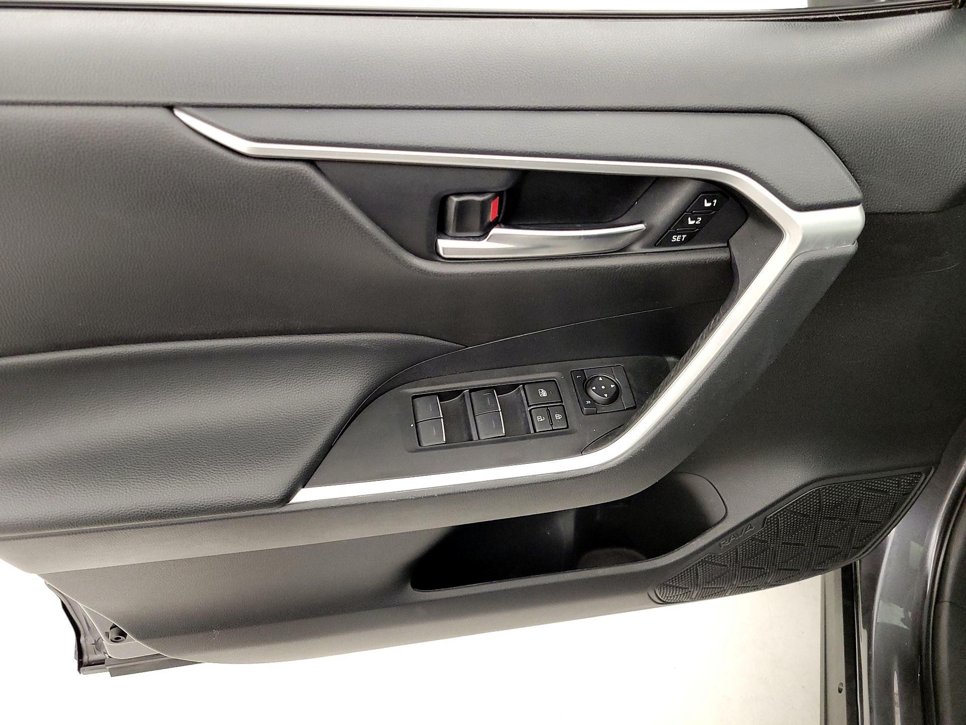 Thumbnail: 2024 Toyota RAV4 - 12