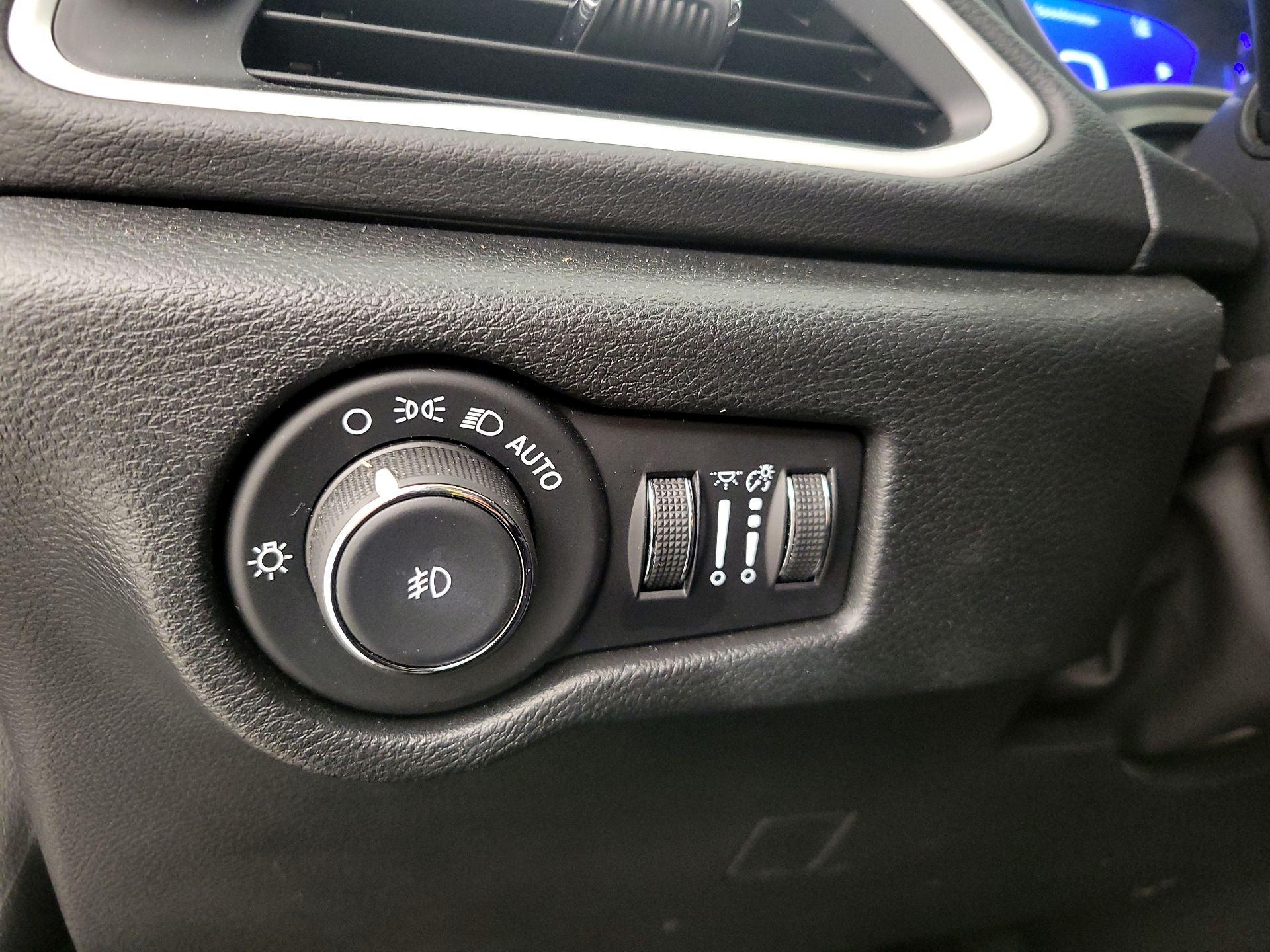 Thumbnail: 2025 Chrysler Pacifica - 13