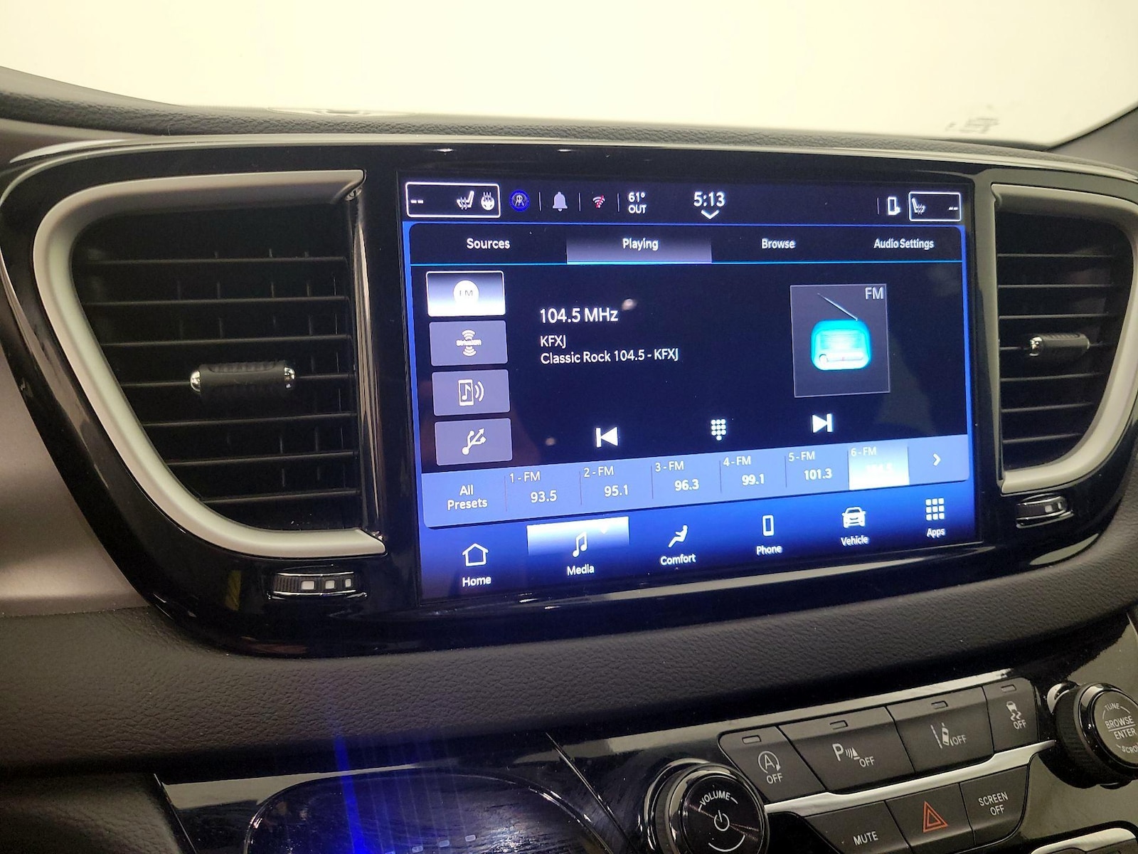 2025 Chrysler Pacifica Select - Photo 16