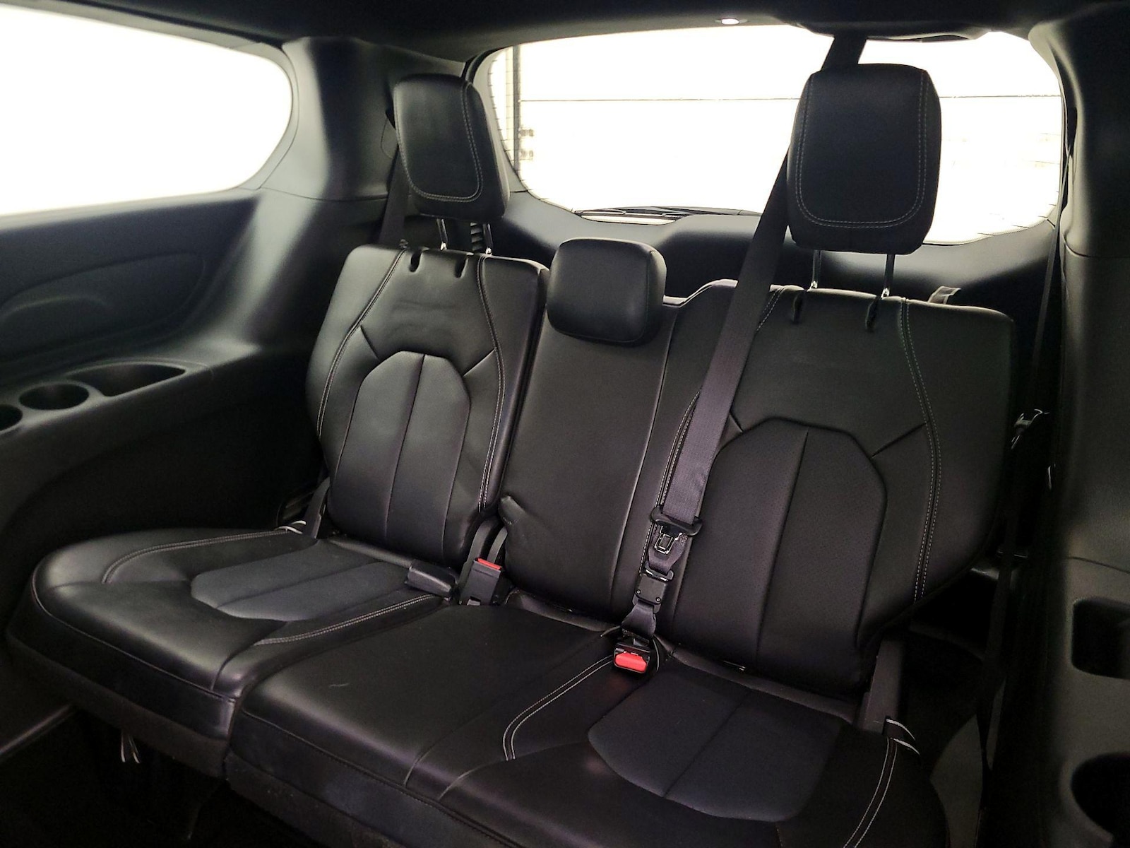 2025 Chrysler Pacifica Select - Photo 21