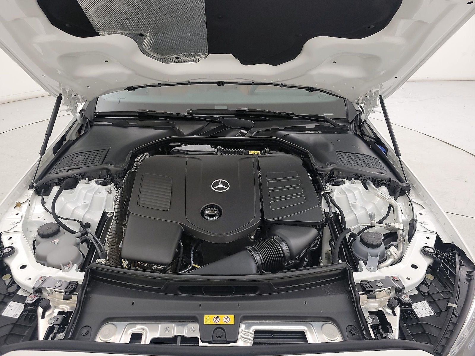 2025 Mercedes-Benz C-Class Sedan C 300 - Photo 23