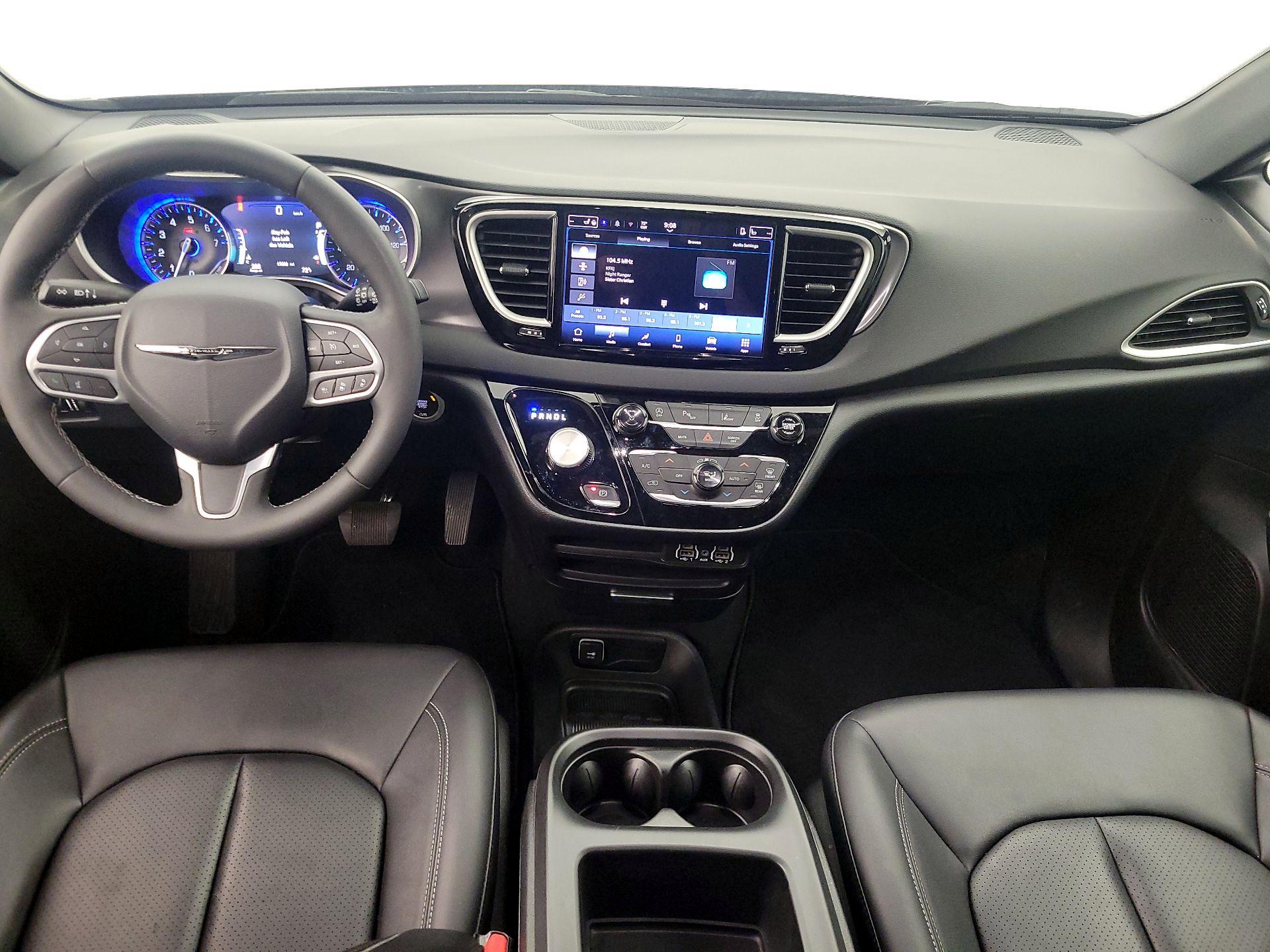 Thumbnail: 2025 Chrysler Pacifica - 9
