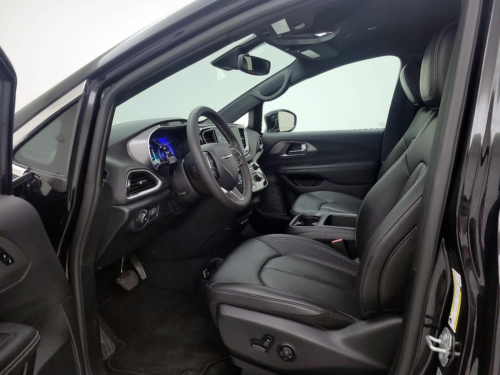 2025 Chrysler Pacifica Select - Photo 12
