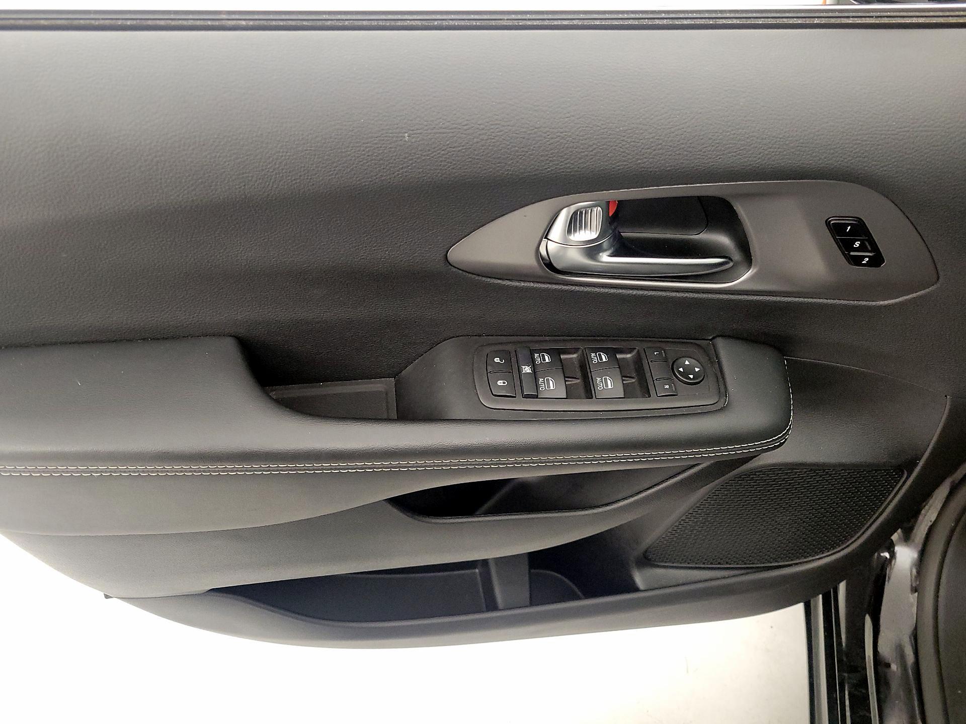 Thumbnail: 2025 Chrysler Pacifica - 12