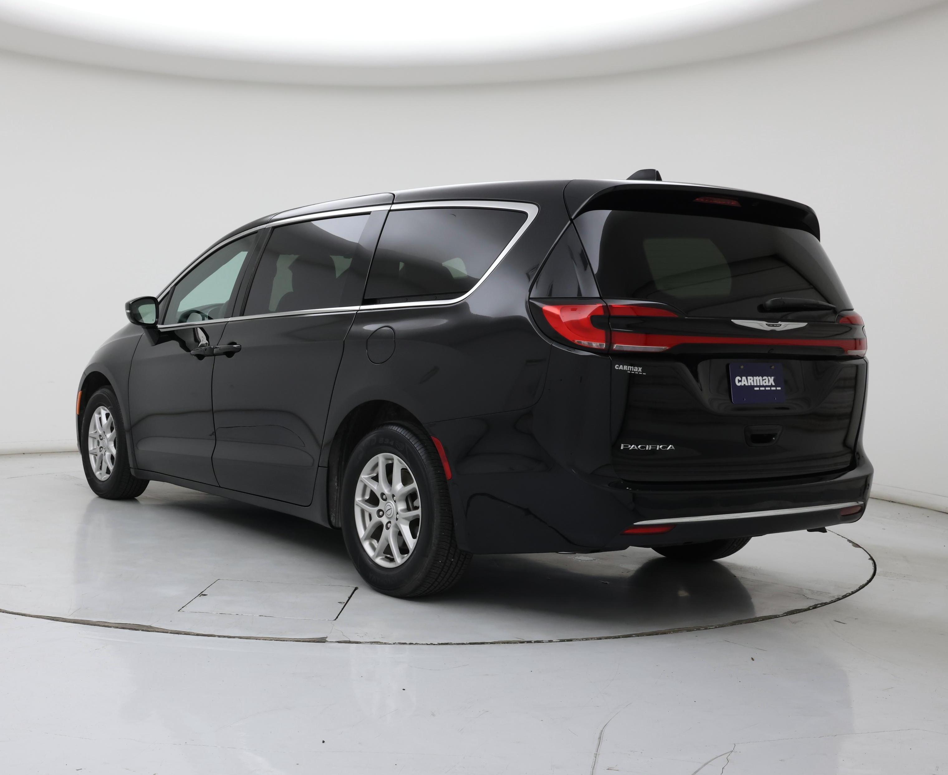 Thumbnail: 2025 Chrysler Pacifica - 2