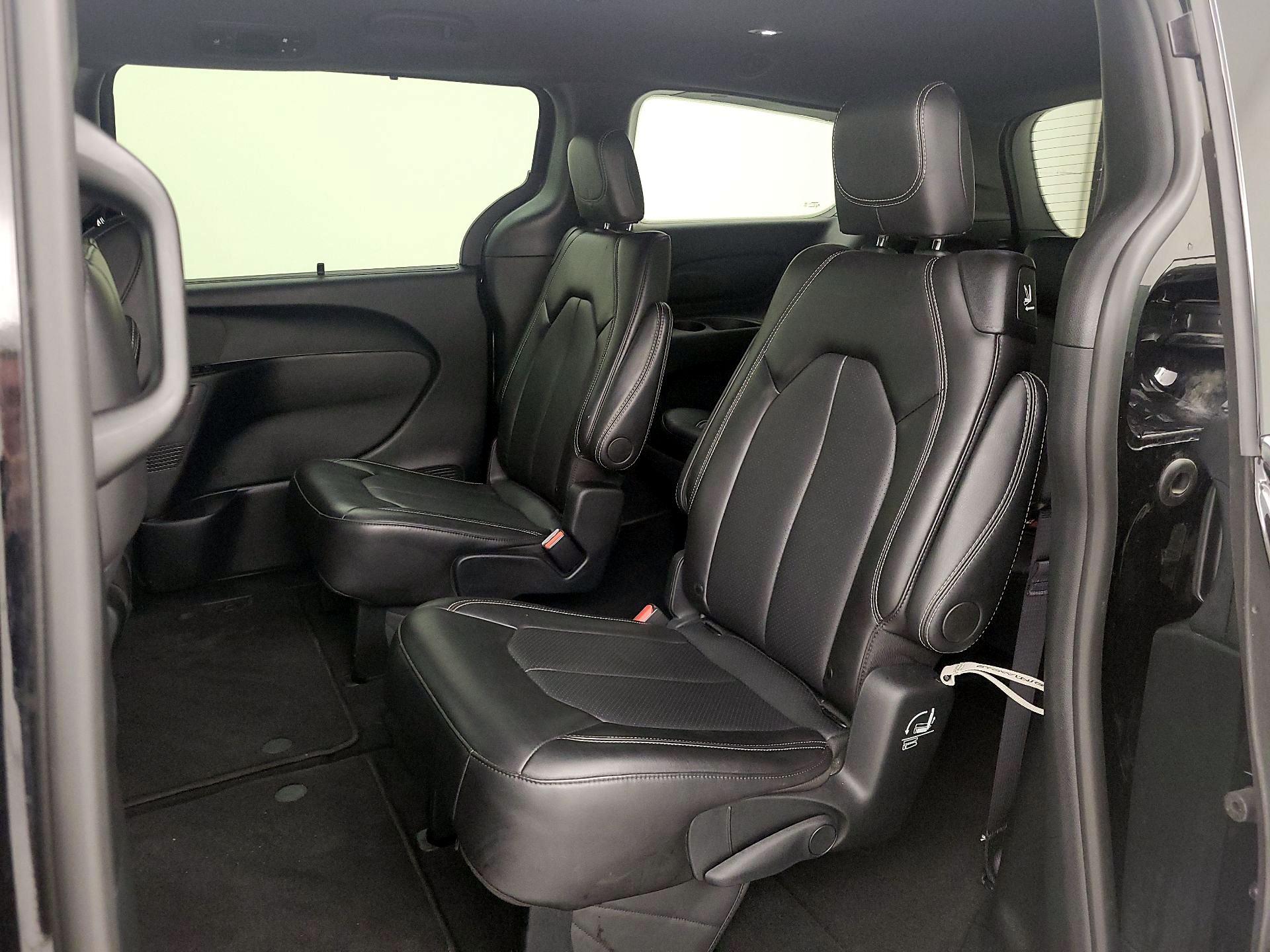 Thumbnail: 2025 Chrysler Pacifica - 19