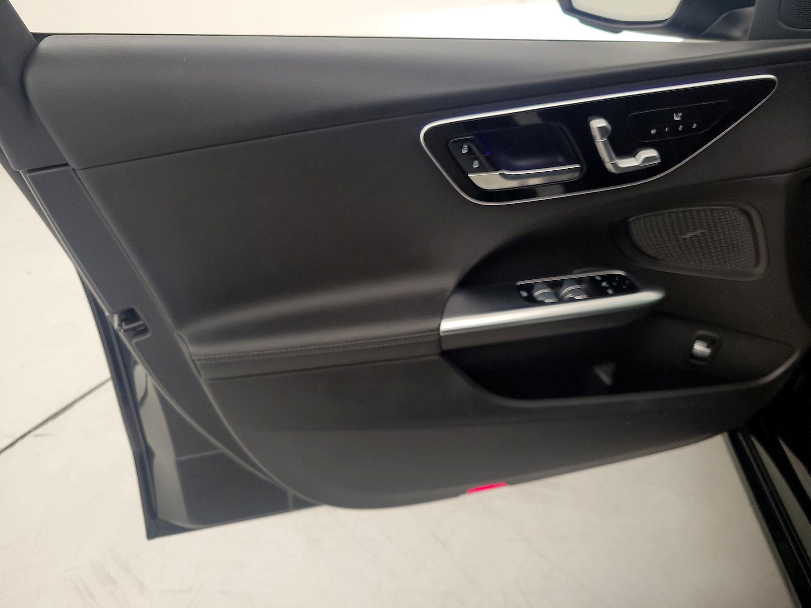2025 Mercedes-Benz C-Class Sedan C 300 - Photo 13