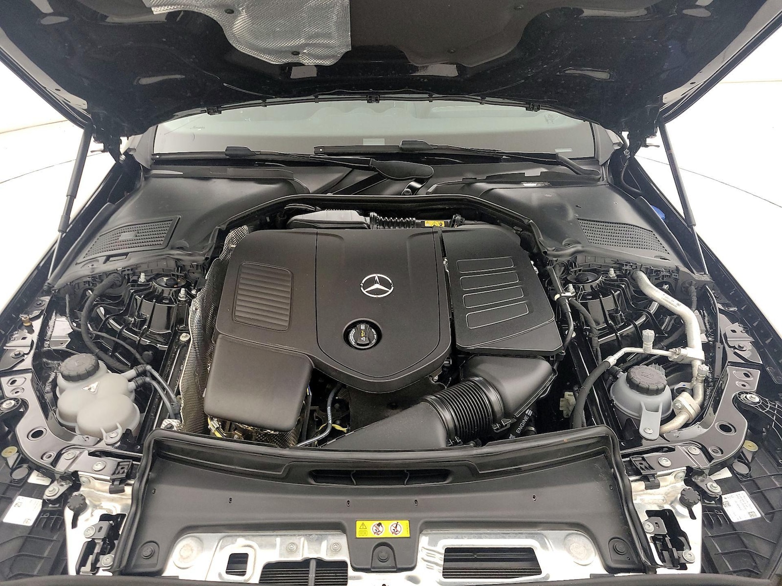2025 Mercedes-Benz C-Class Sedan C 300 - Photo 23