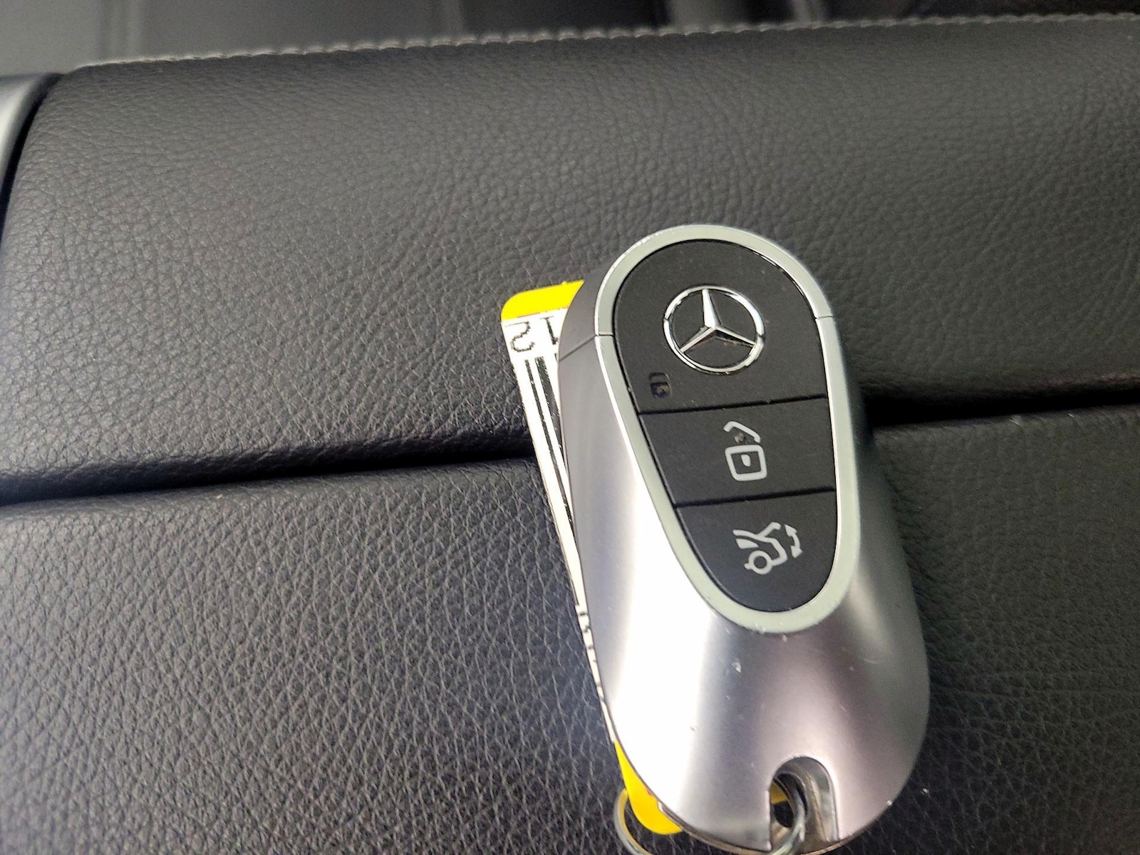 2025 Mercedes-Benz C-Class Sedan C 300 - Photo 24