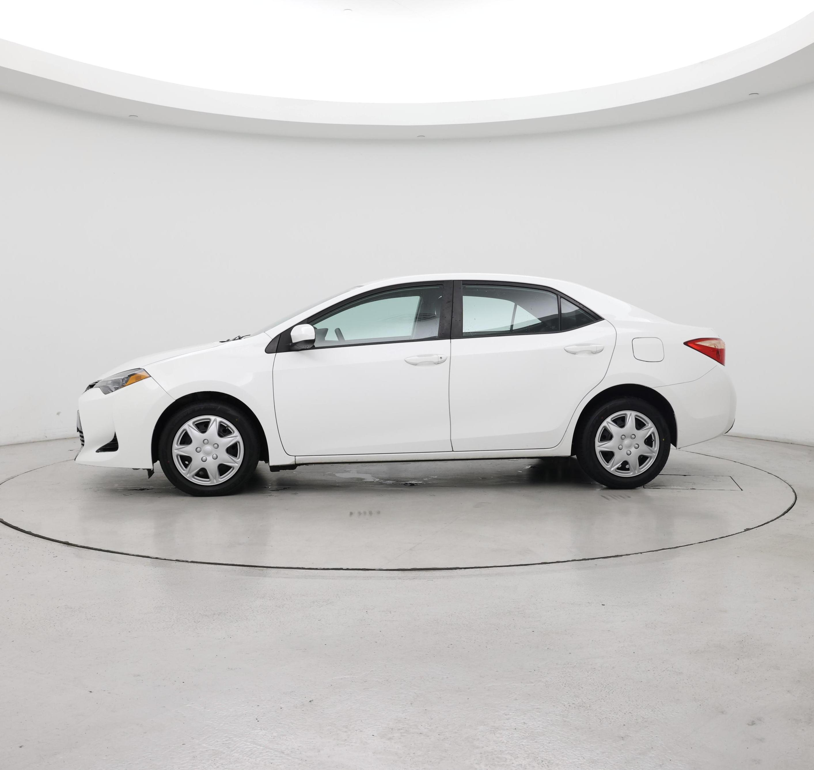 Thumbnail: 2018 Toyota Corolla - 3