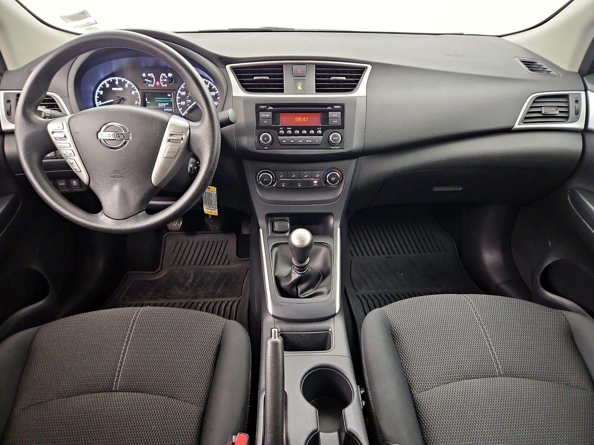 Thumbnail: 2017 Nissan Sentra - 9